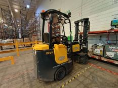 Electric forklift