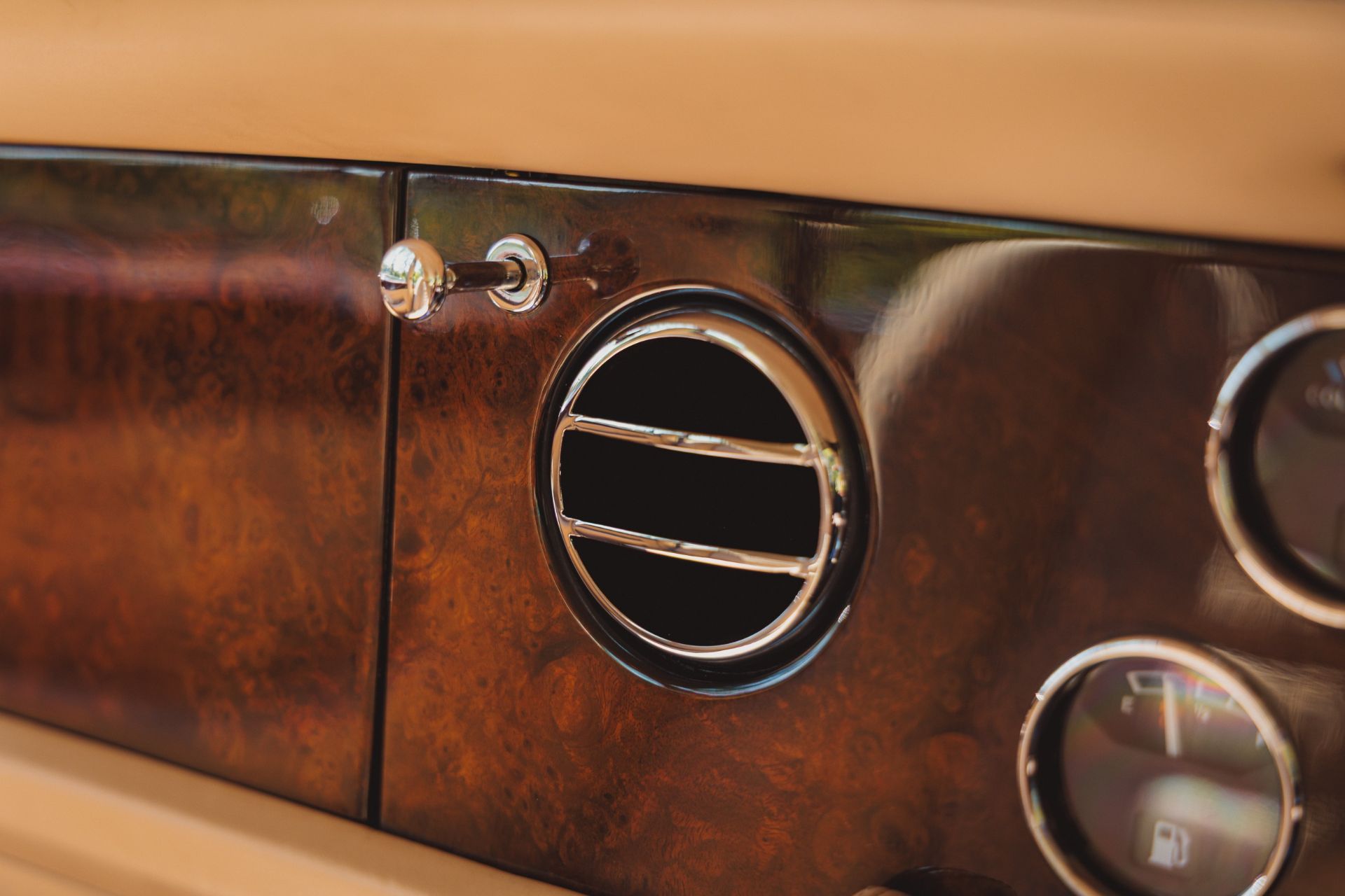 1998 Bentley Brooklands R Mulliner Offered From The Continental Performance Collection - 98 of 100 - Image 66 of 73