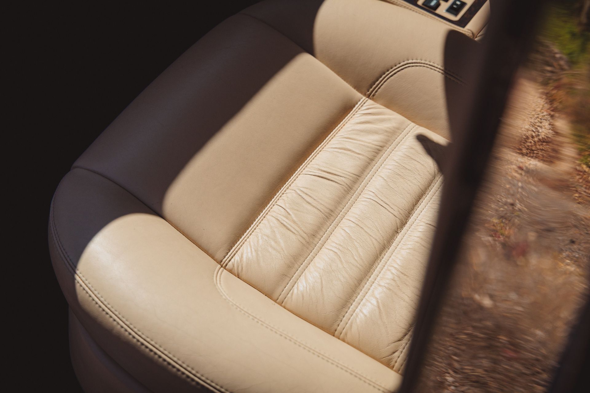 1998 Bentley Brooklands R Mulliner Offered From The Continental Performance Collection - 98 of 100 - Image 47 of 73