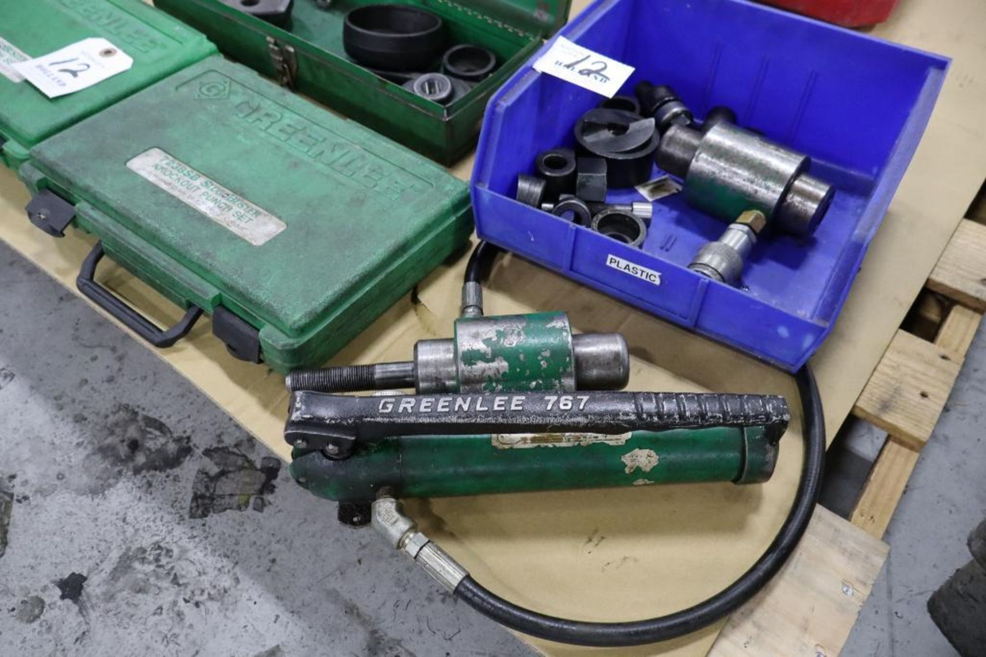 Greenlee 767 Hydraulic Pump with Assorted Slug buster Tooling - Image 3 of 3