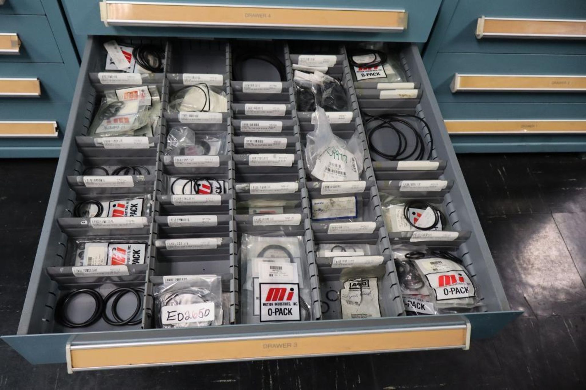 Contents of Cabinet to Include Nycoil Brass Fittings, Swageloc Fittings, O-Rings - Image 7 of 9