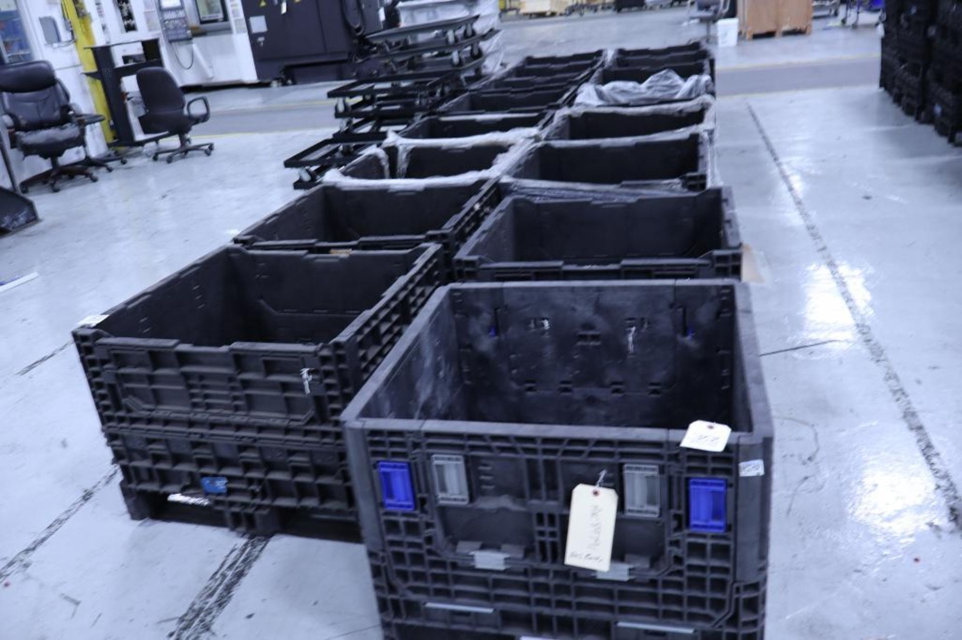 (16) 32" x 32" x 20"D Collapsable Plastic Bins