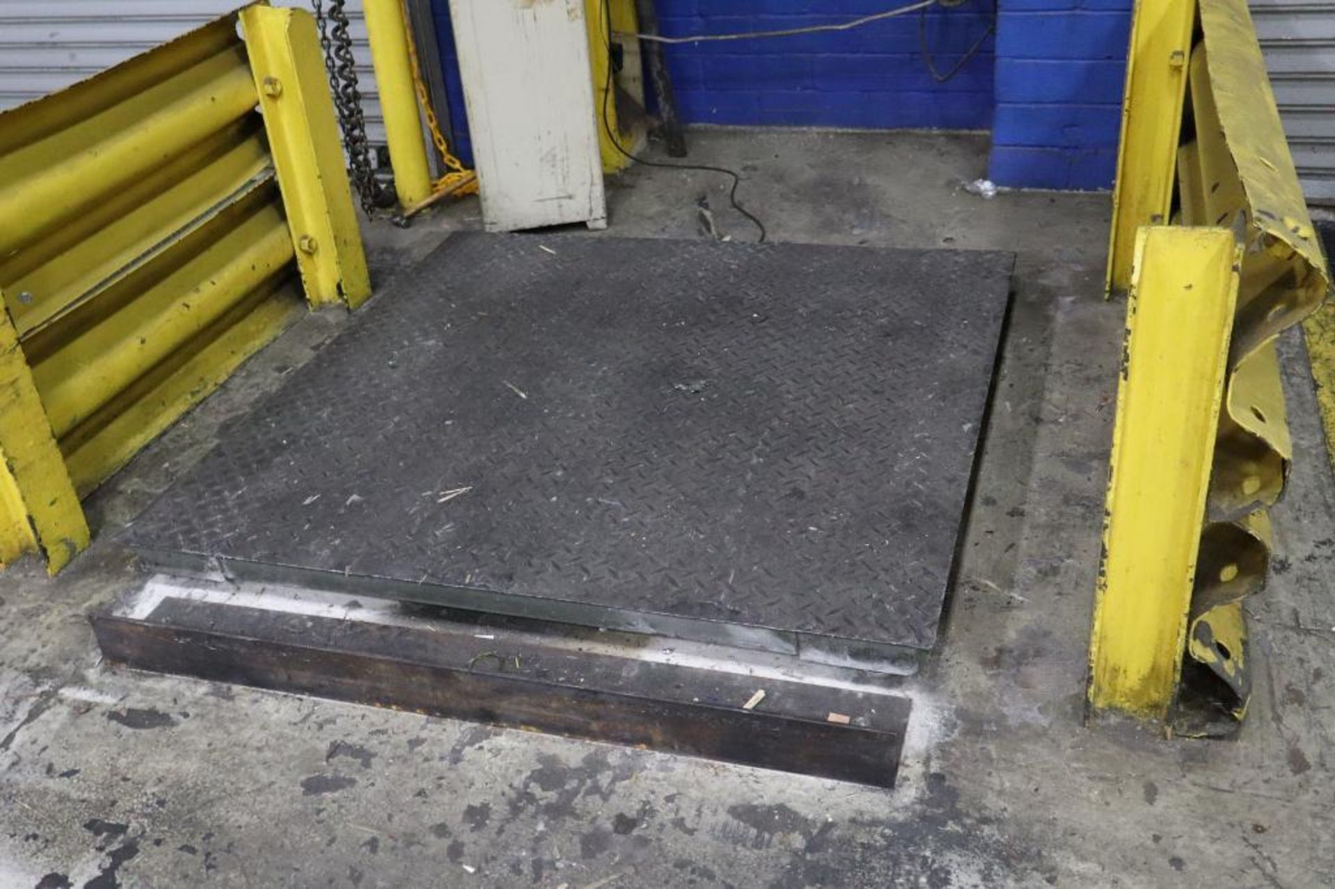 Digiweigh DWP-88CBHD Digital Readout with 5,000 Lb. Capacity 48" x 48" Floor Scale - Image 2 of 2