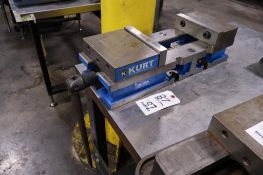 Kurt 3800V 8