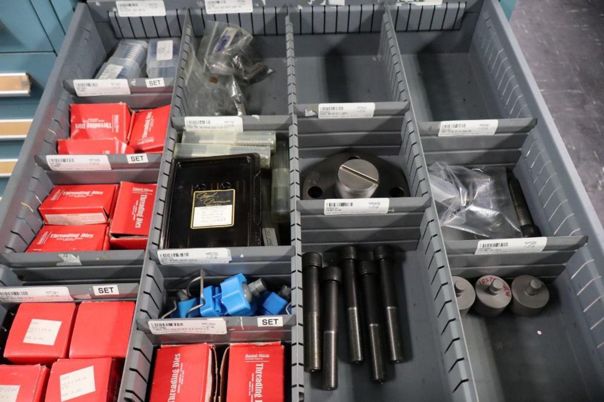 Contents of Cabinet to Include Sandvick Tool Holders and Tools, Kennmetal Tooling,Rool Spring Pins, - Image 7 of 10