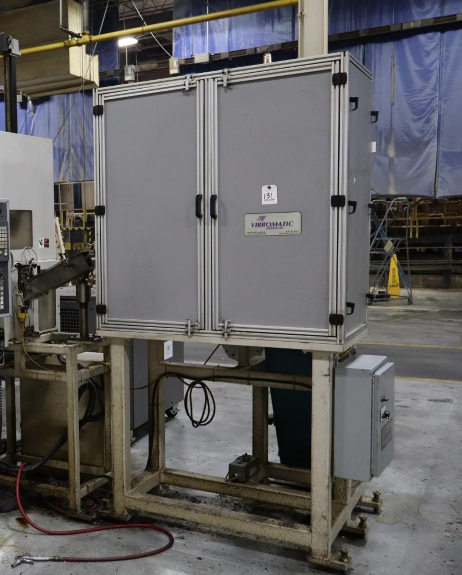 Vibromatic Incline Lift Conveyor with Baldor Ironman Motor - Image 3 of 4
