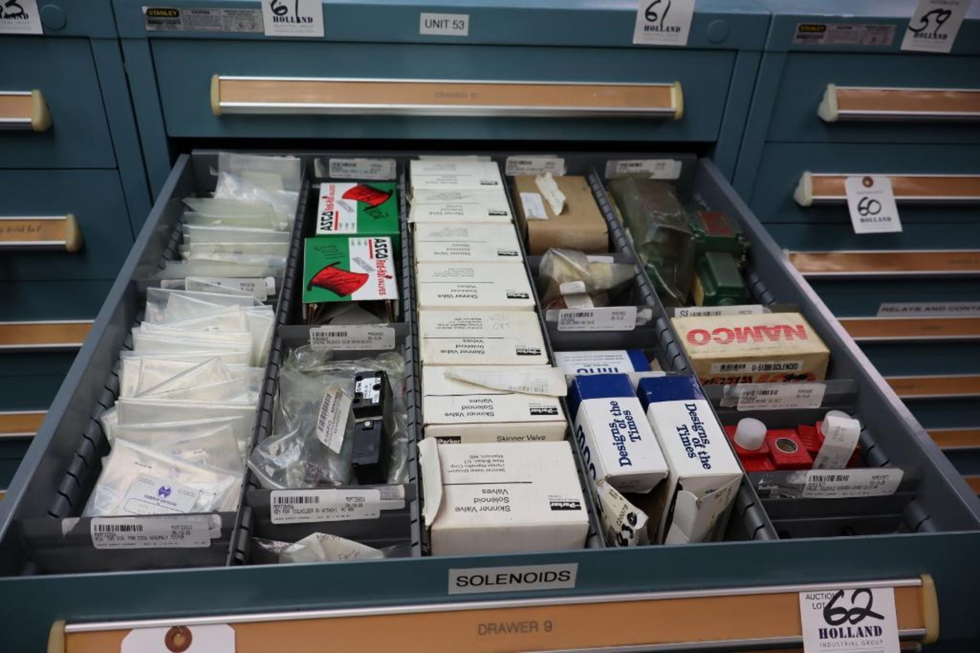 Contents of Cabinet to Include Drill Bushings, Collets, Sandvick and Ingersoll Inserted Drill Bir Ho - Image 2 of 7