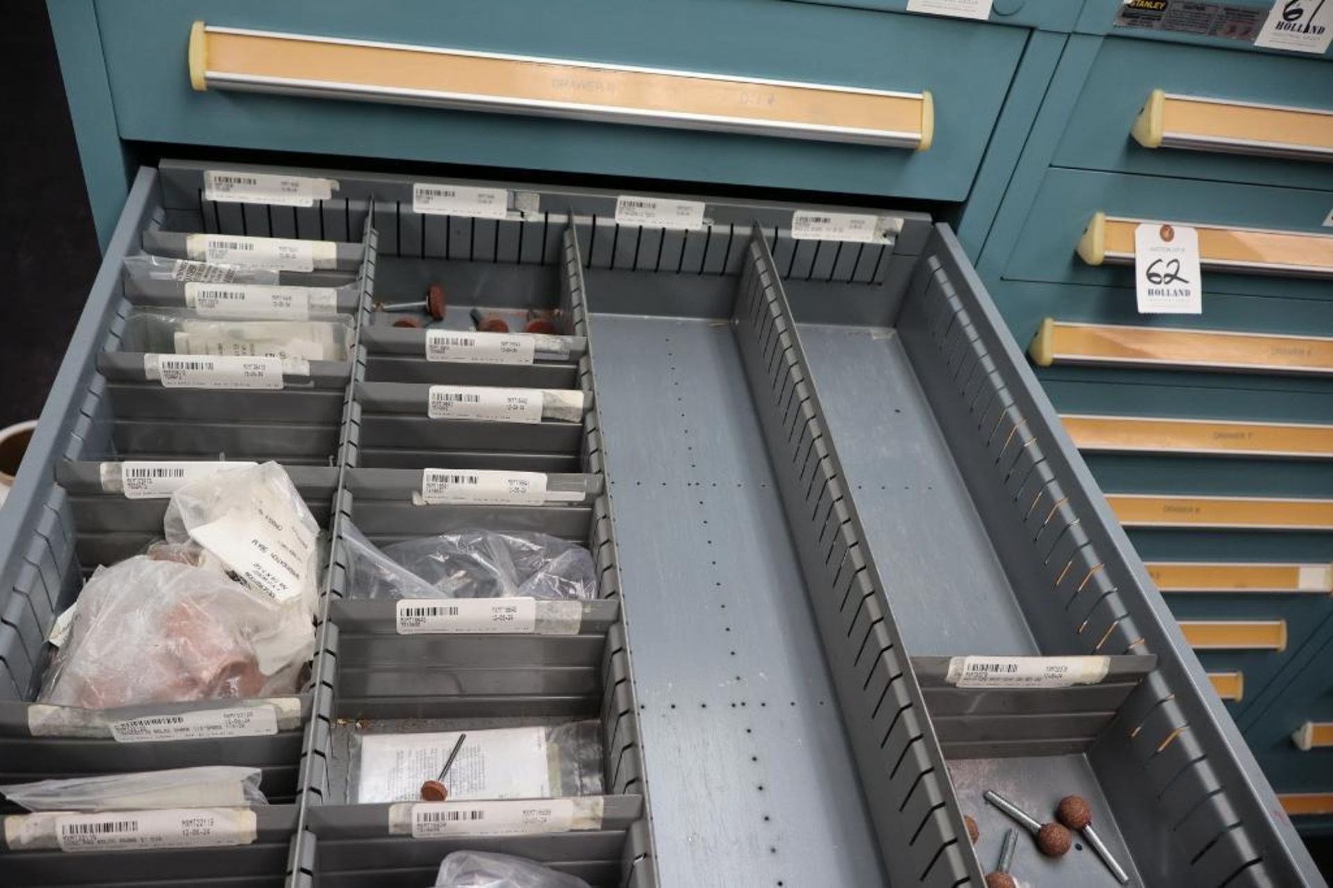 Contents of Cabinet to Include Sandvick Tool Holders and Tools, End Mill Taper 40 Tool Holders, Seco - Image 2 of 8