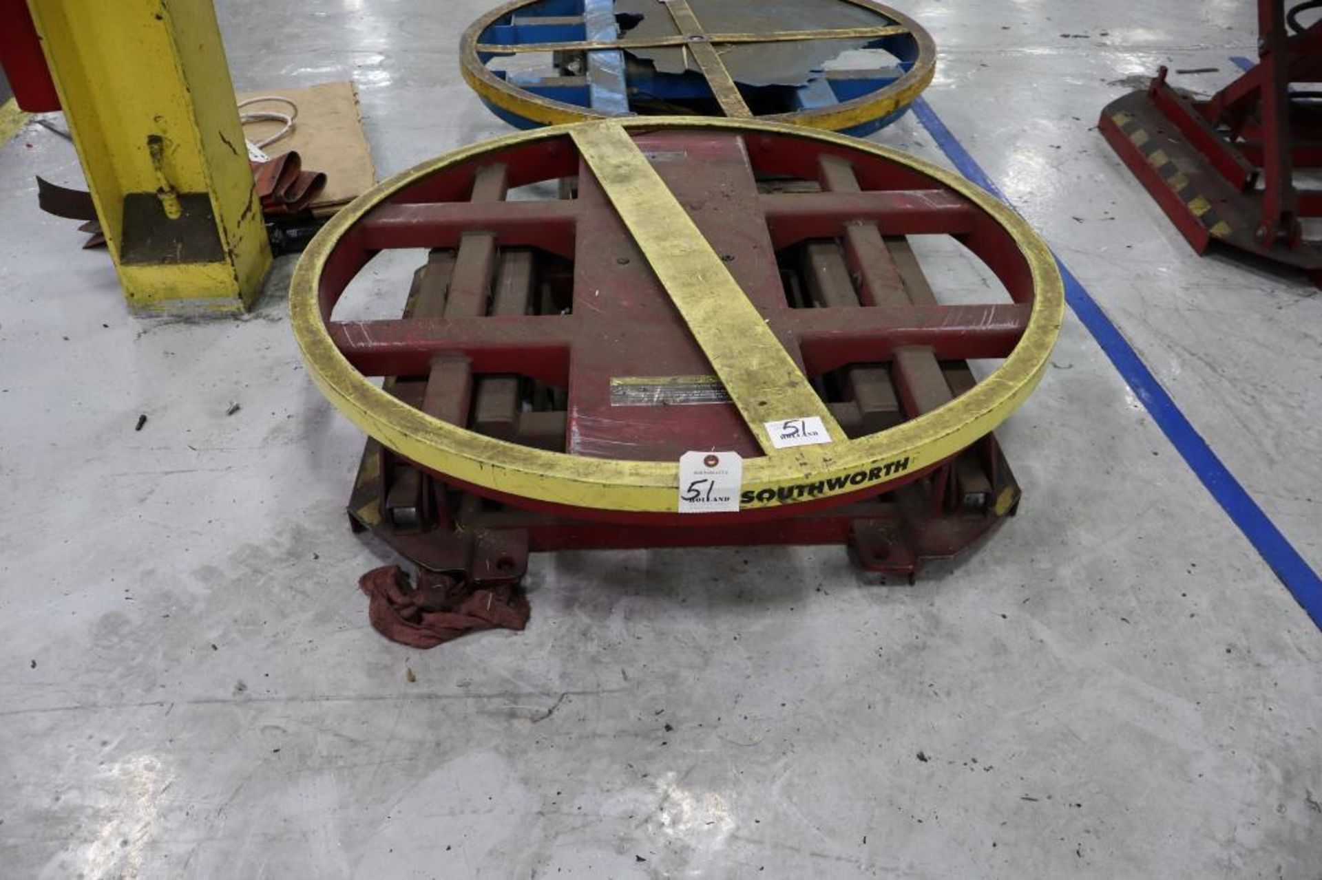 Southworth Pneumatic Pallet Positioner, 4000 Lb. Capacity, 42" Carousel