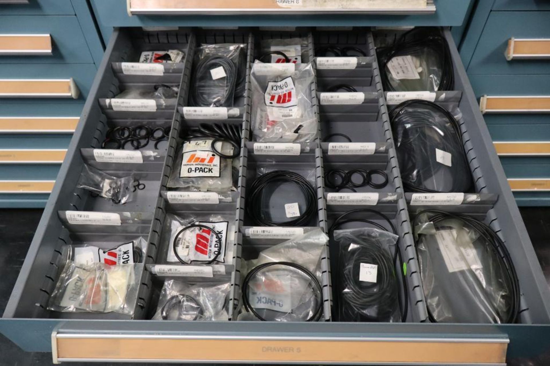 Contents of Cabinet to Include Nycoil Brass Fittings, Swageloc Fittings, O-Rings - Image 5 of 9