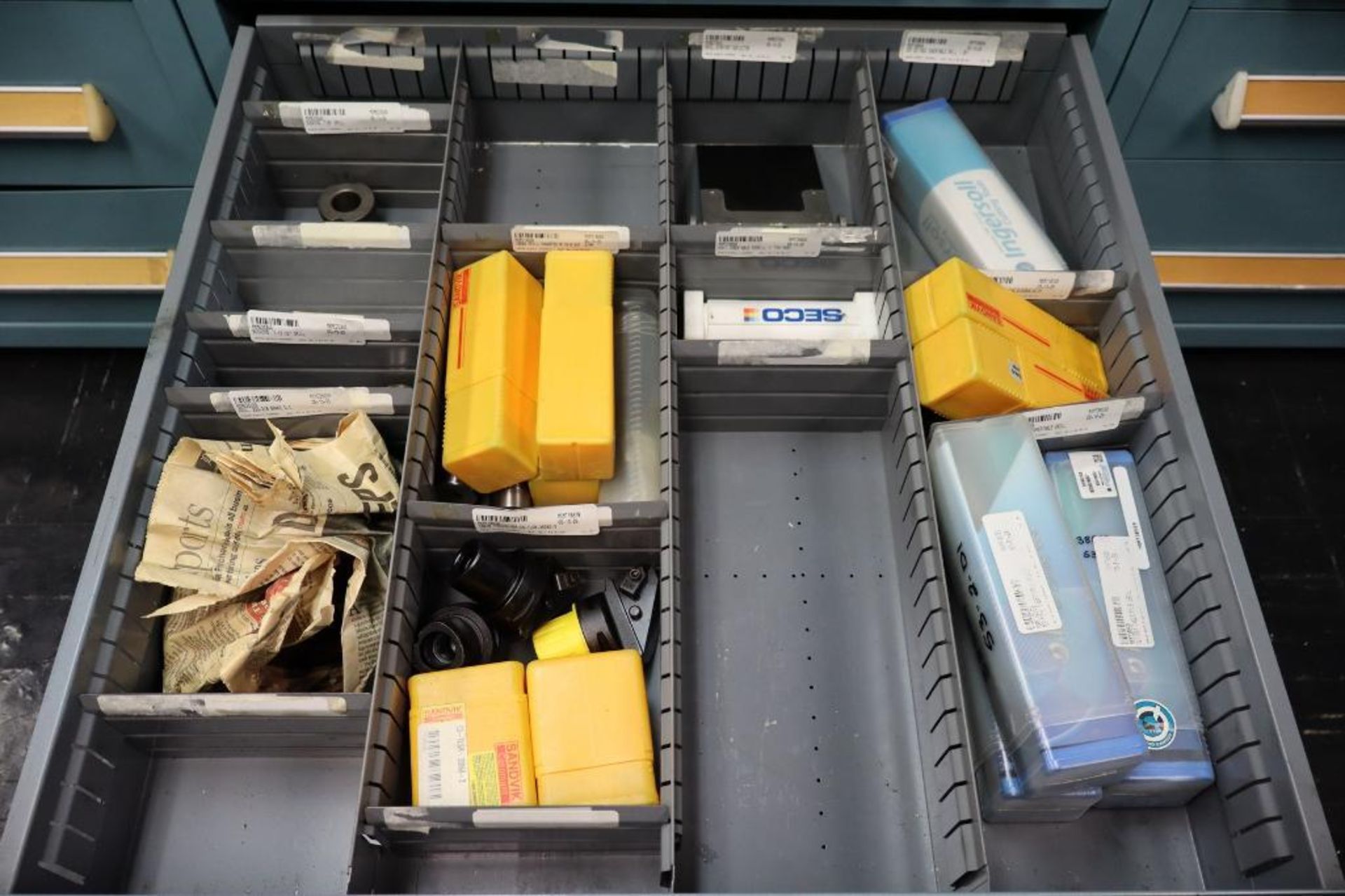 Contents of Cabinet to Include Drill Bushings, Collets, Sandvick and Ingersoll Inserted Drill Bir Ho - Image 6 of 7