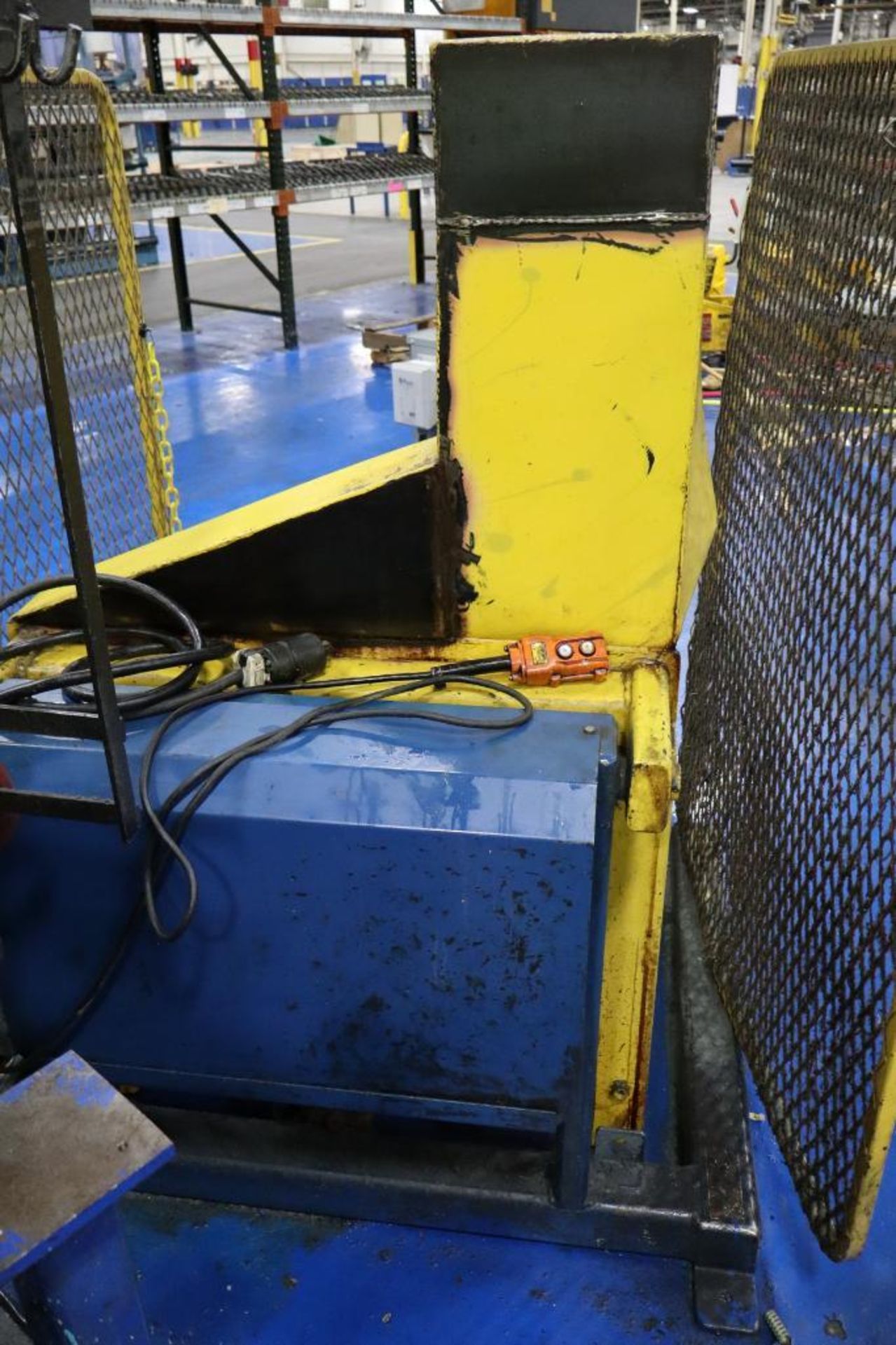 Pentalift 4,000 Lb. Capacity Tilt Table - Image 2 of 2