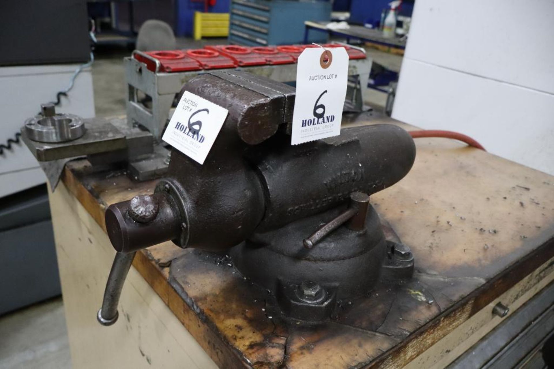 Wilton 10128 Swivel Base 4-1/2" Jaw Bullet Vise - Image 2 of 2
