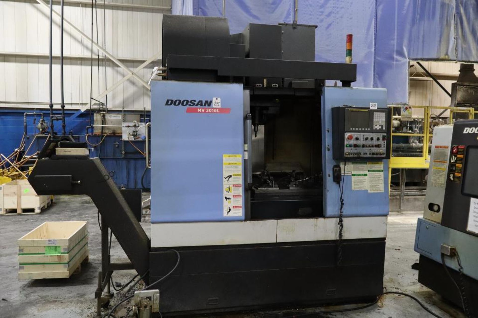 Doosan MV 3016L Vertical CNC Vertical Machining Center S/N NM4101156 - Image 2 of 6