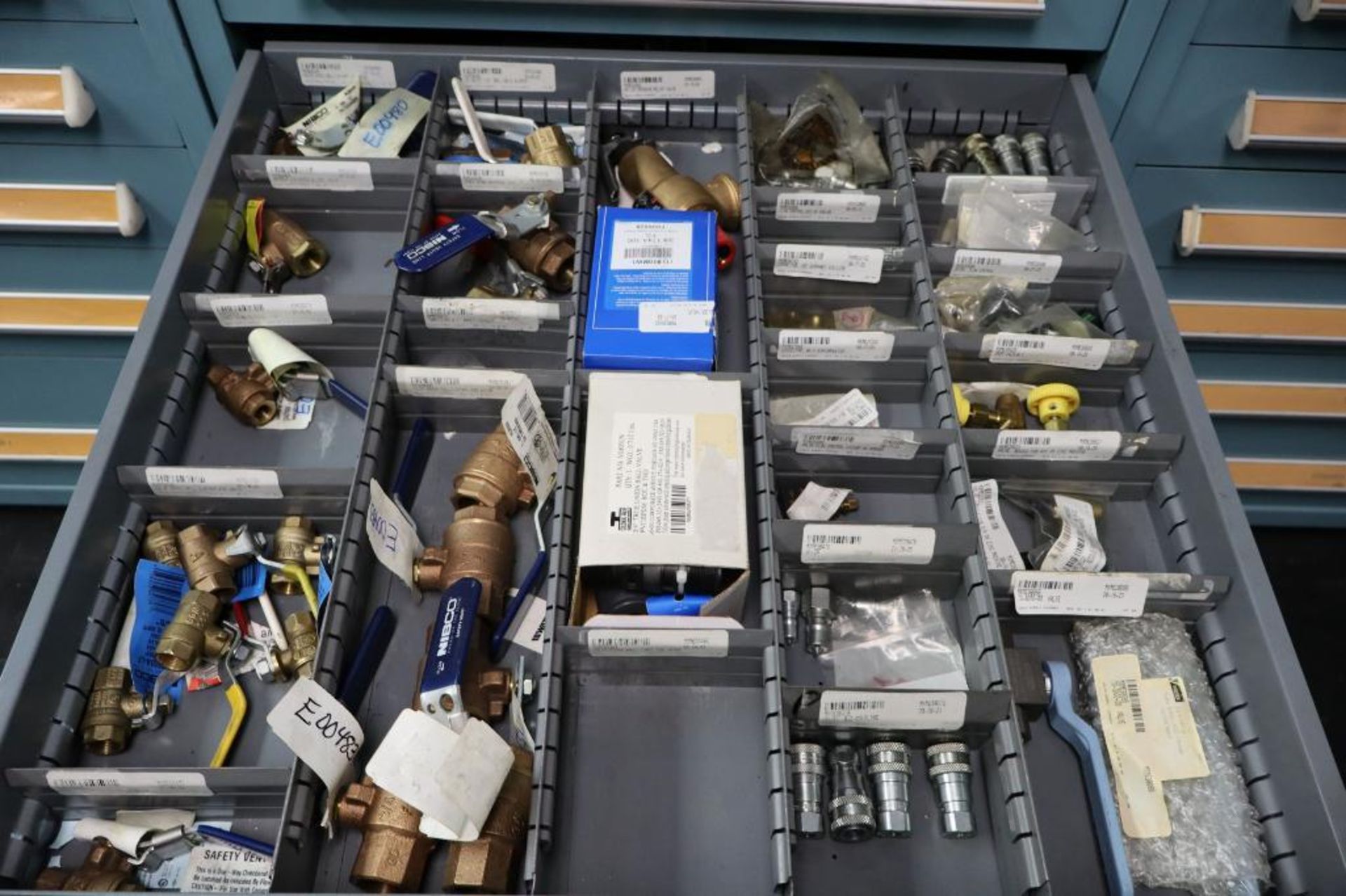 Contents of Cabinet to Include Parker Hydraulic Hose Fittings, Parcrimp 43 Series Fittings - Image 5 of 9