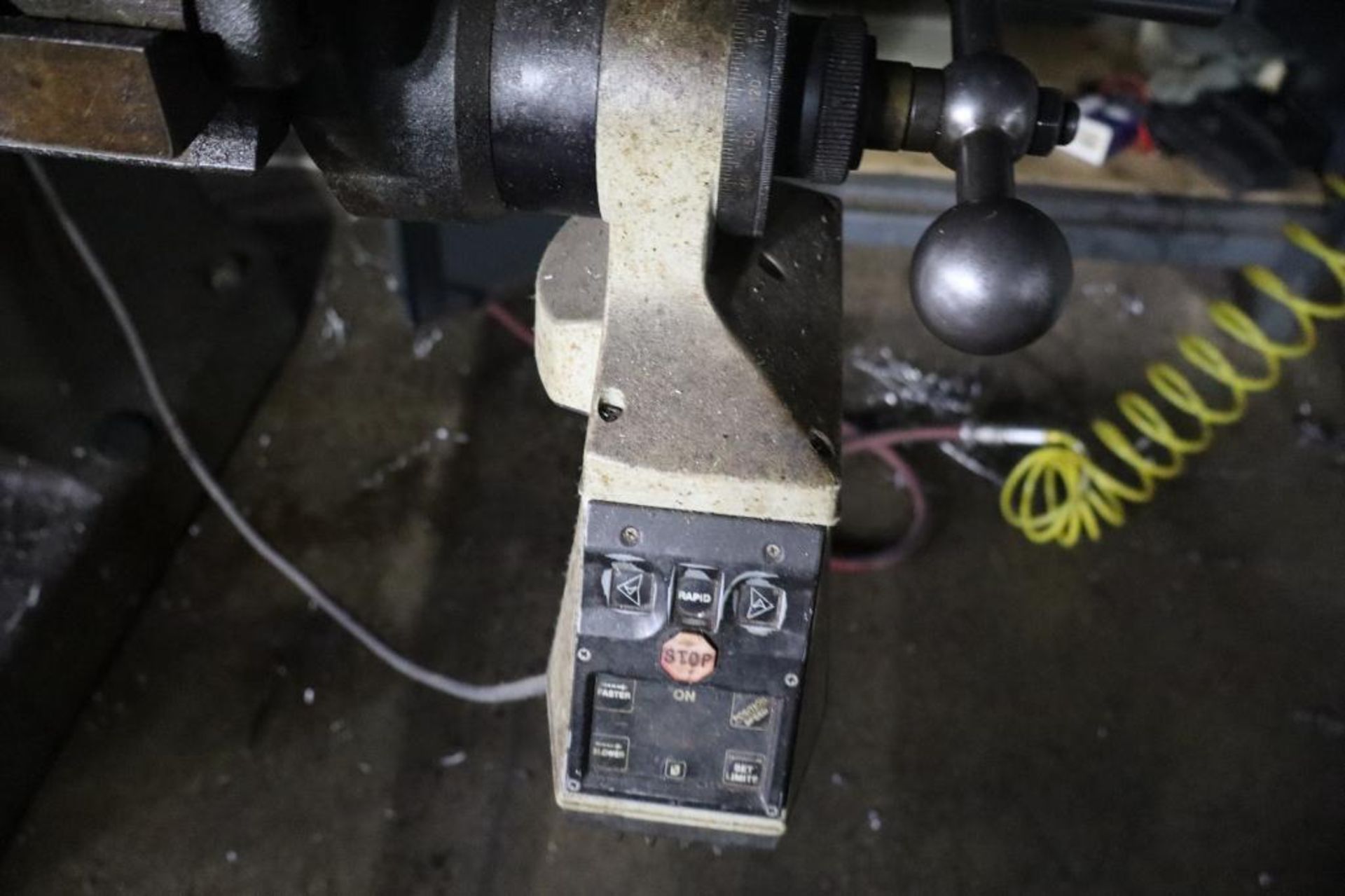 Bridgeport 2 HP Knee Mill S/N 275337 - Image 3 of 4