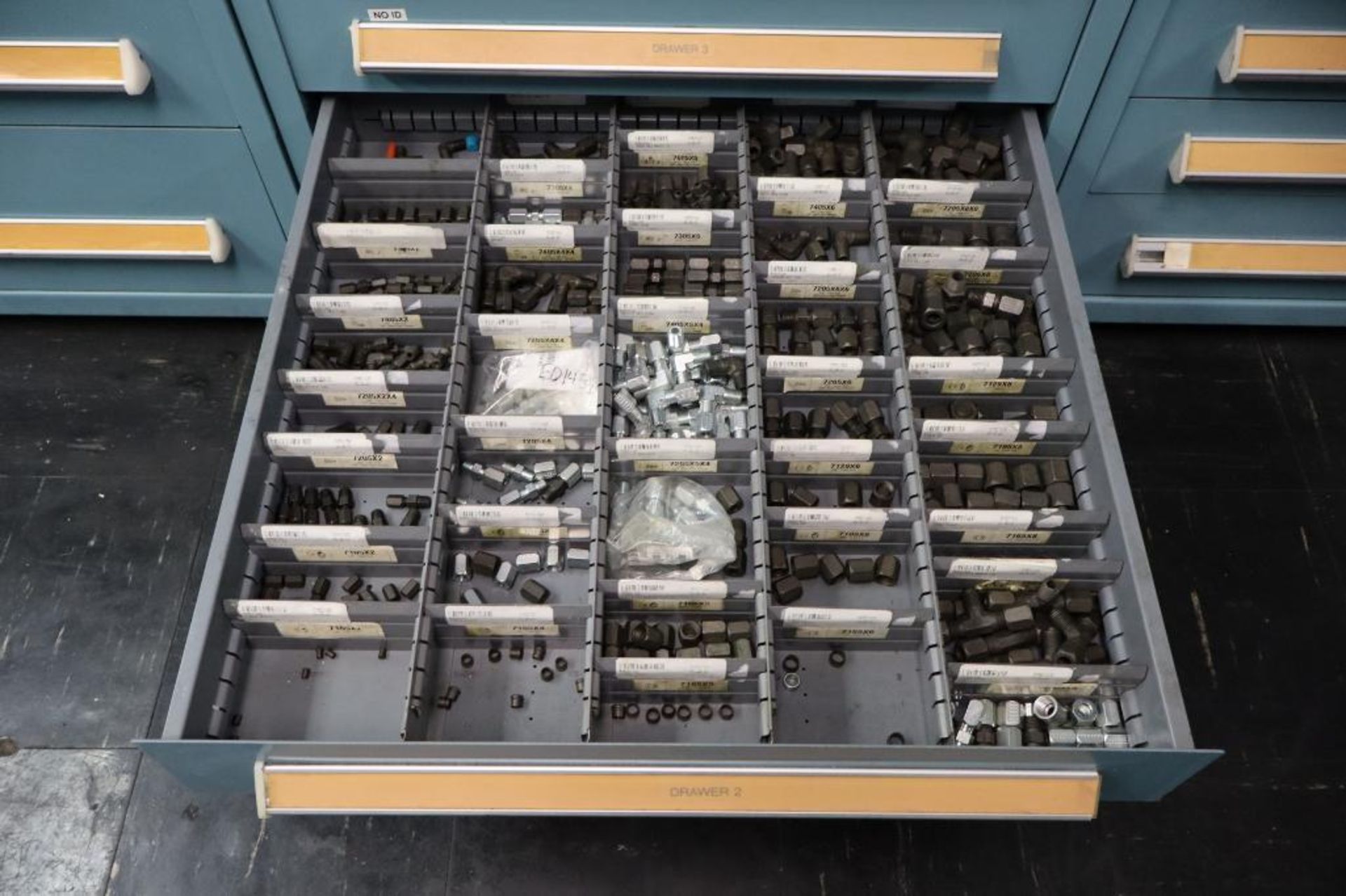 Contents of Cabinet to Include Parker Hydraulic Hose Fittings, Parcrimp 43 Series Fittings - Image 8 of 9