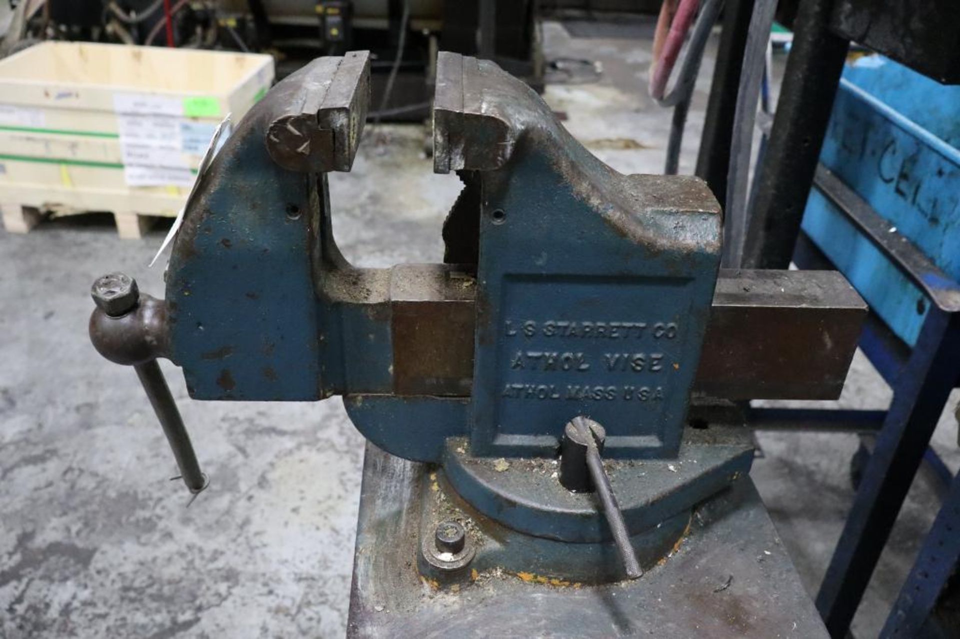 LS Starrett/ Athol 624-1/2 Swivel Base 4 1/2" Jaw Vise with Pedestal - Image 2 of 2
