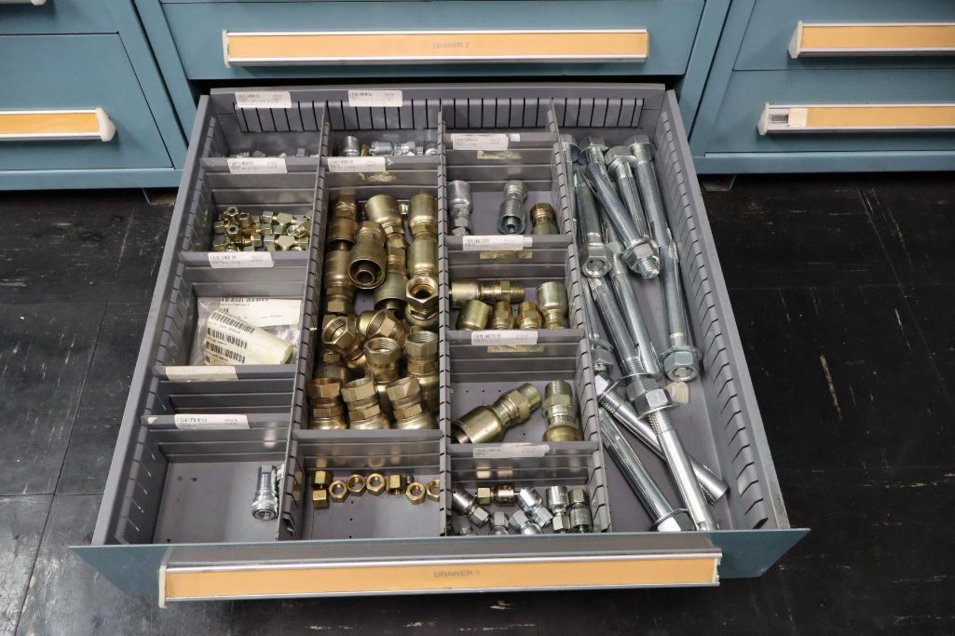 Contents of Cabinet to Include Parker Hydraulic Hose Fittings, Parcrimp 43 Series Fittings - Image 9 of 9