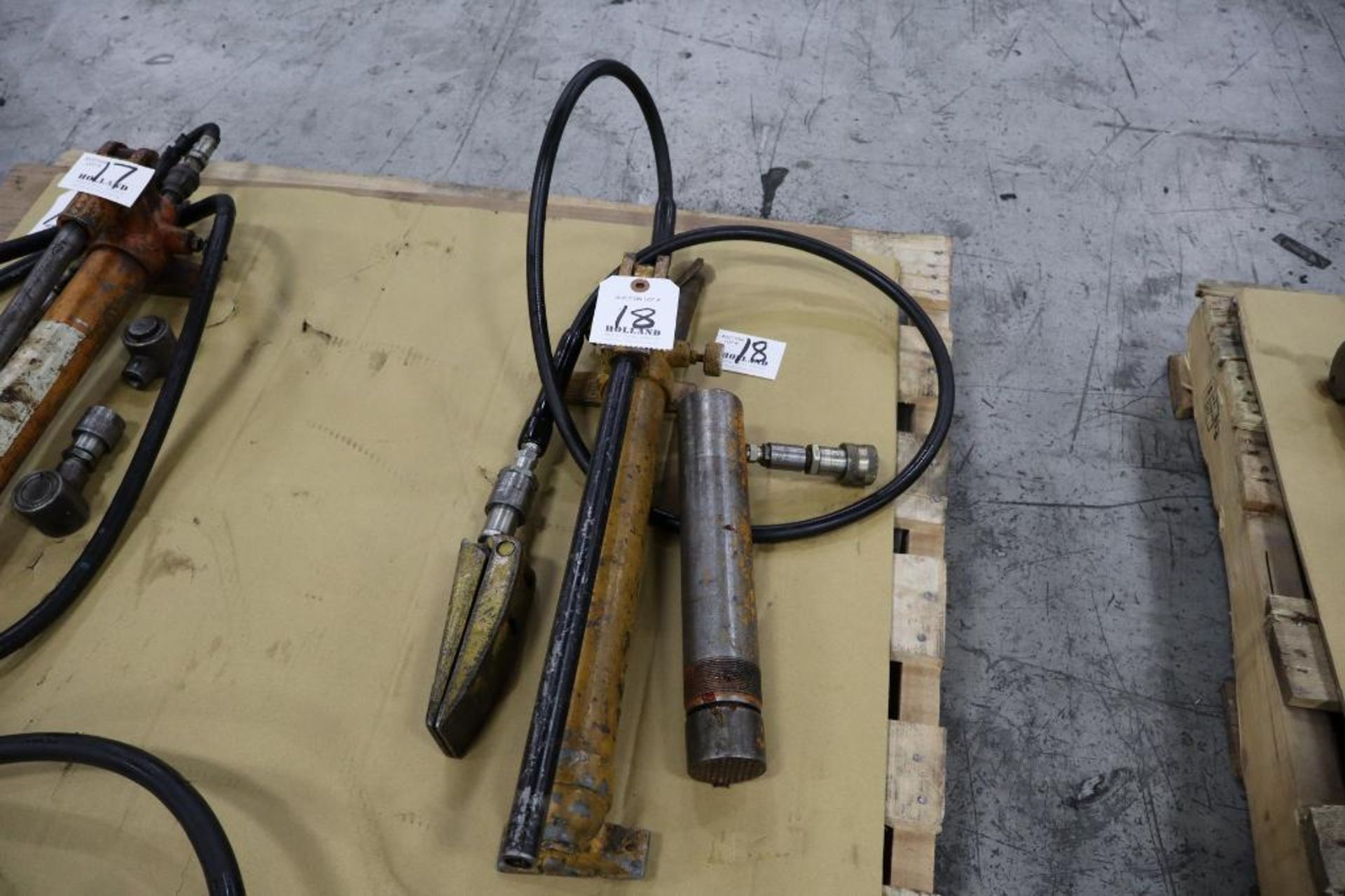 Enerpac 10-Ton Hydraulic Hand Pump with Spreader and (2) Rams