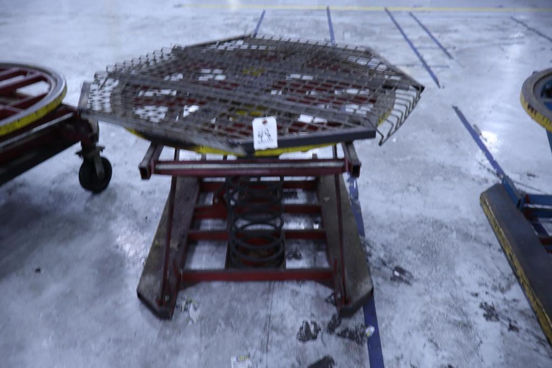 Southworth Spring Accutuated Pallet Positioner , 4000 Lb. Capacity, 42" Diameter Carousel