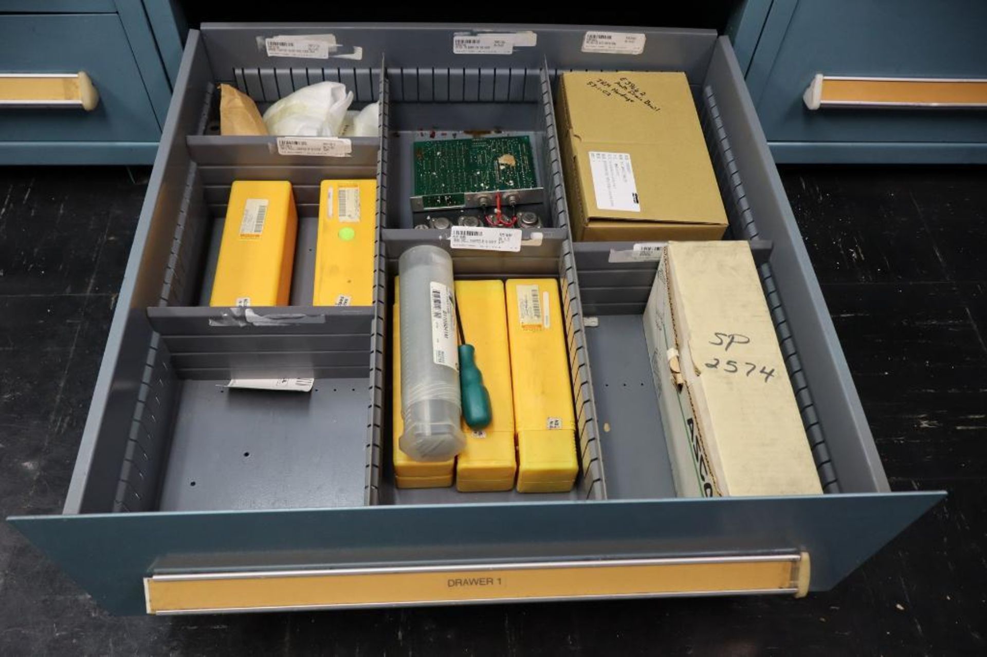 Contents of Cabinet to Include Drill Bushings, Collets, Sandvick and Ingersoll Inserted Drill Bir Ho - Image 7 of 7