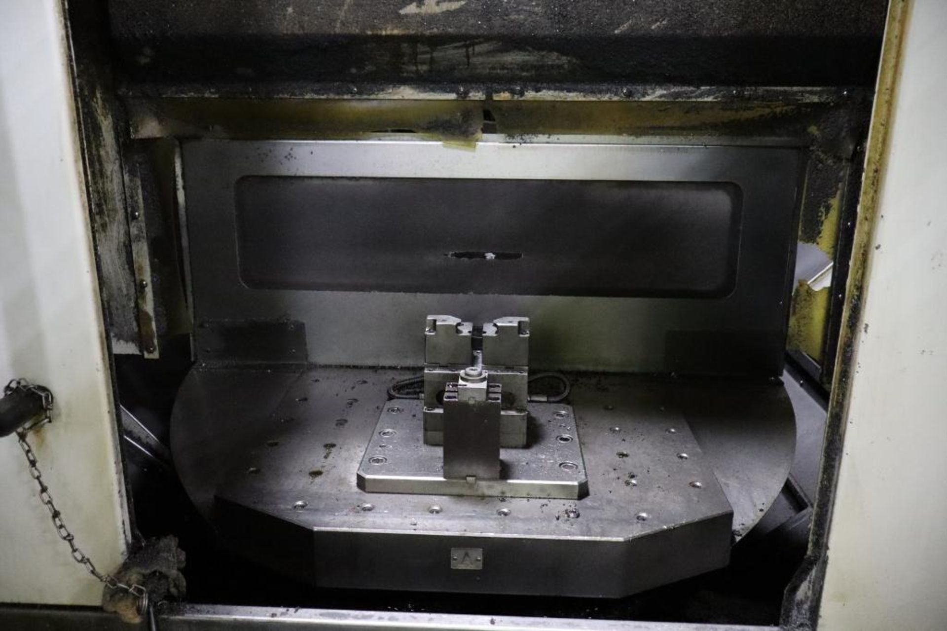Kira KDM 43VCD Vertical Machining Center S/N M43D005 - Image 2 of 5