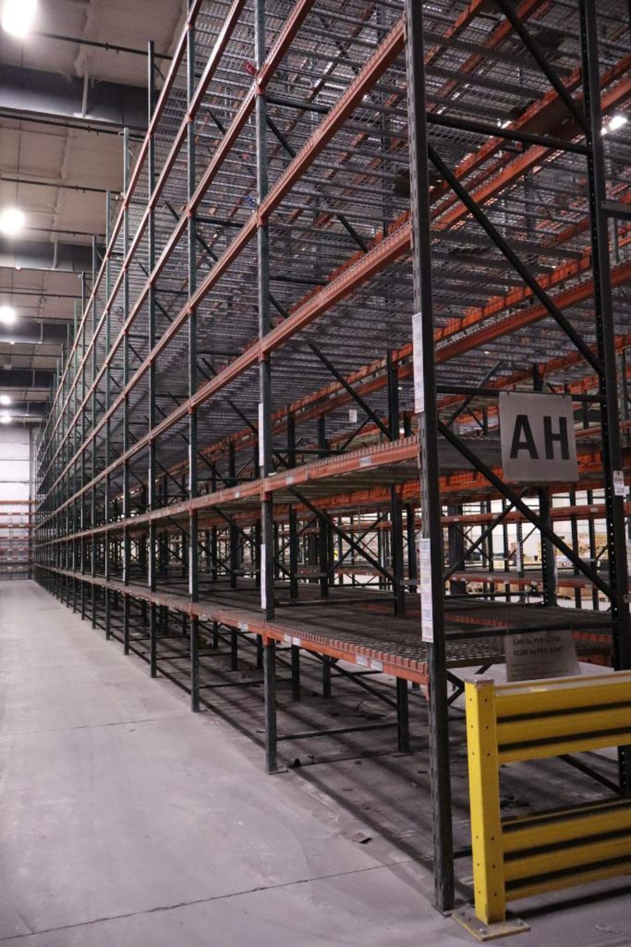 (38) Ridg-U-Rack RUR H43 Pallet Racking Sections, 32' Uprights, 8' Beams, Slotted Style, XL Footplat - Image 2 of 2