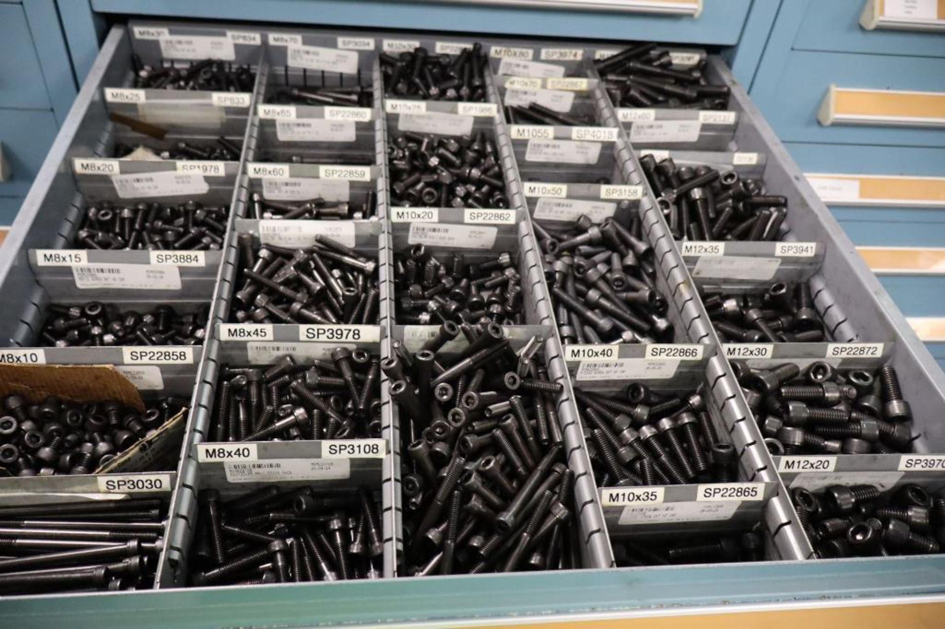 Contents of Cabinet to Include Assorted Fastner Hardware - Image 2 of 8