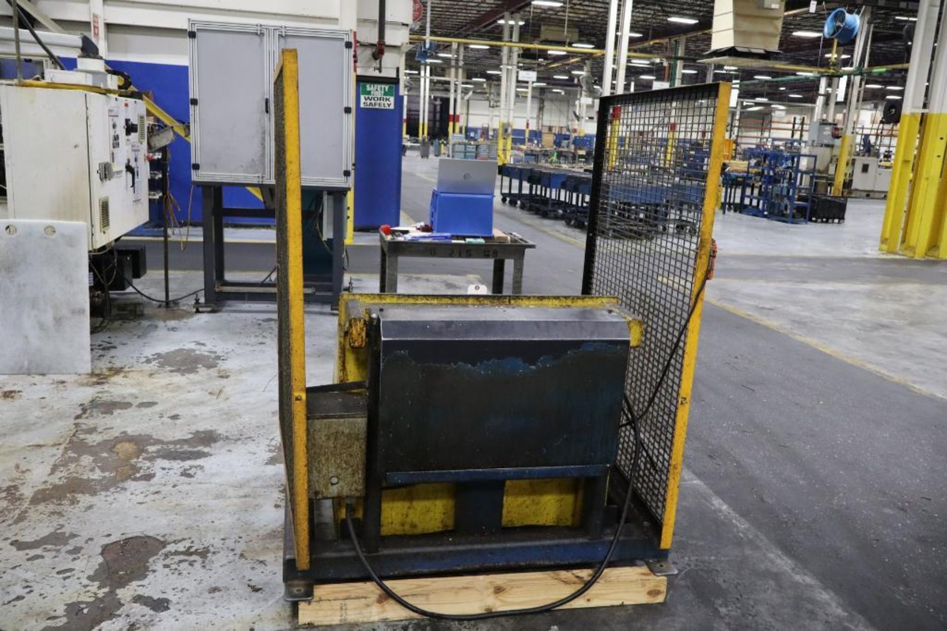 Pentalift 4,000 Lb. Capacity Tilt Table - Image 2 of 2