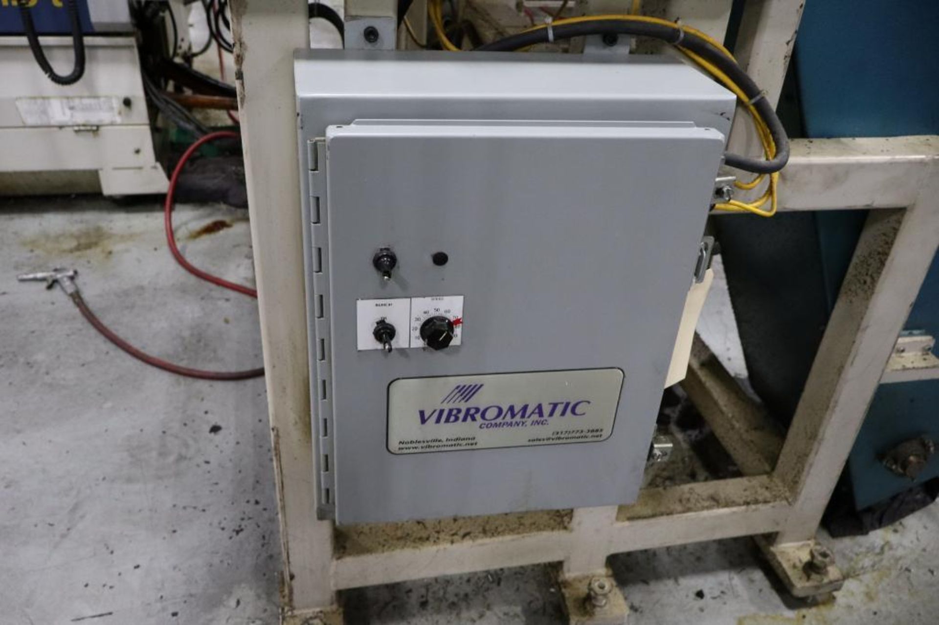Vibromatic Incline Lift Conveyor with Baldor Ironman Motor - Image 2 of 4