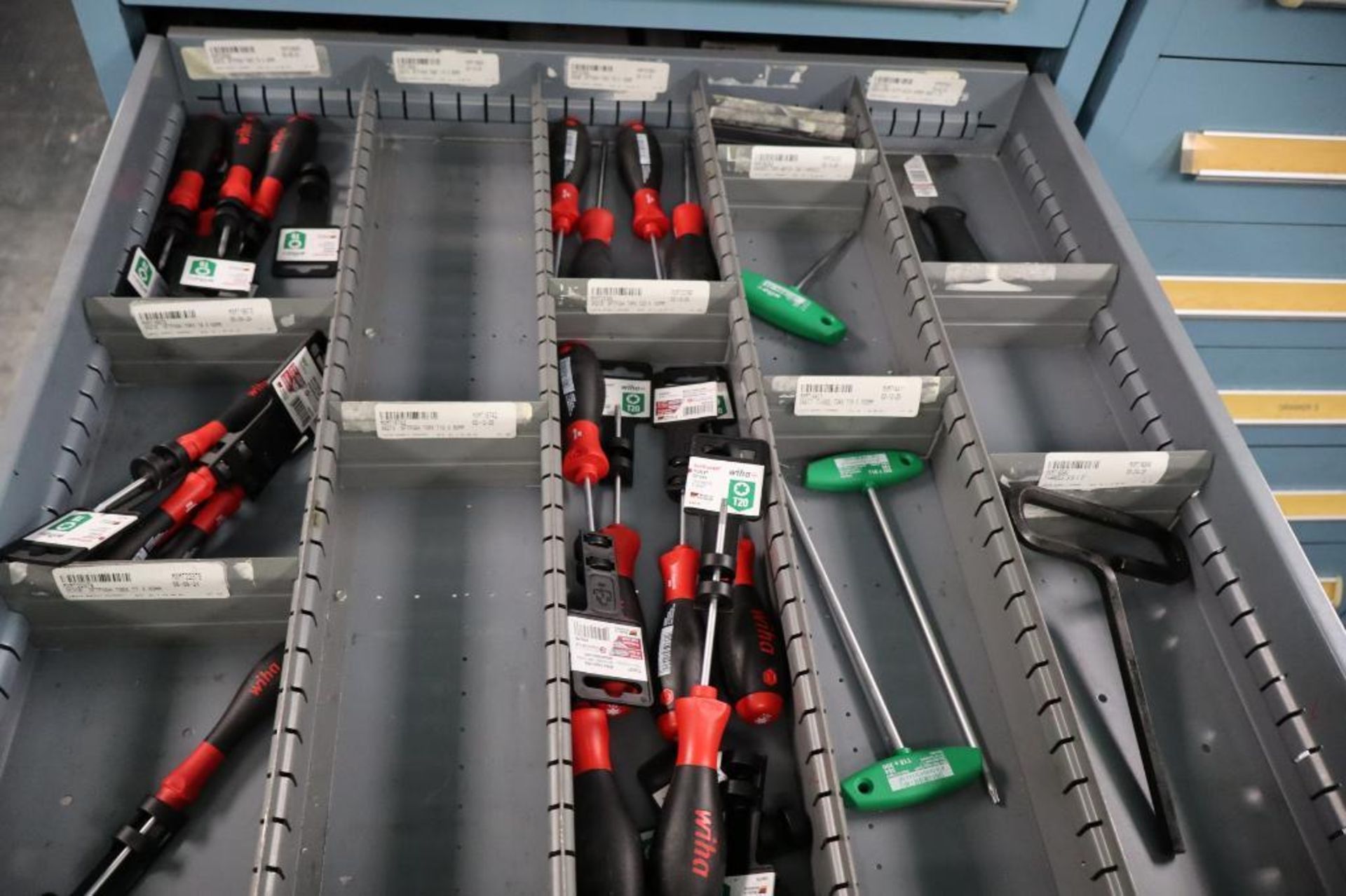 Contents of Cabinet to Include Torque Wrenches and Sockets - Image 3 of 7