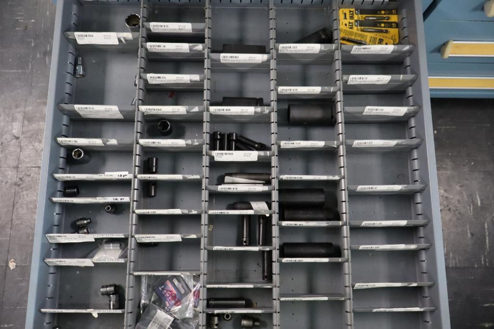 Contents of Cabinet to Include Torque Wrenches and Sockets - Image 6 of 7