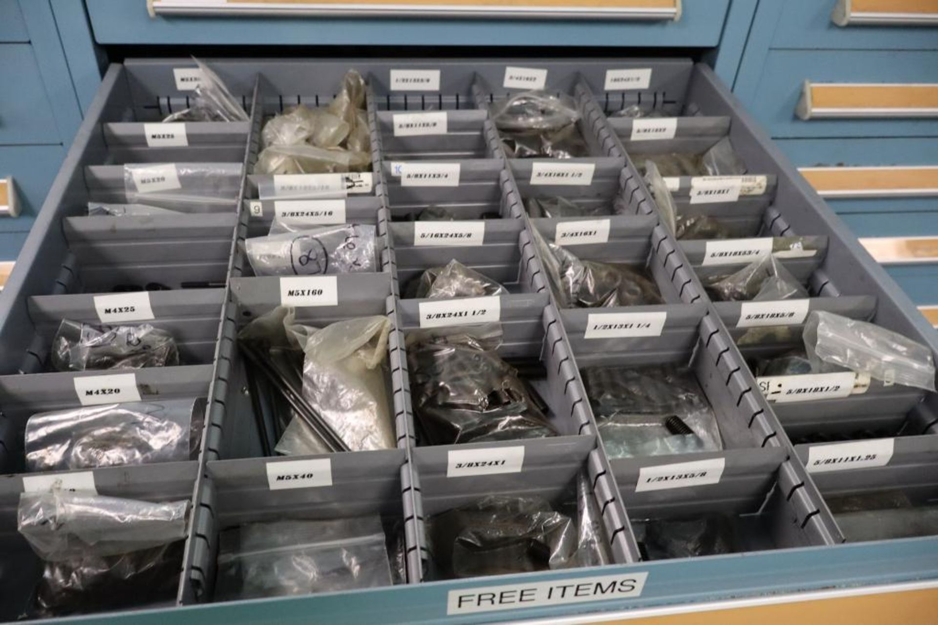 Contents of Cabinet to Include Assorted Fastner Hardware - Image 2 of 8