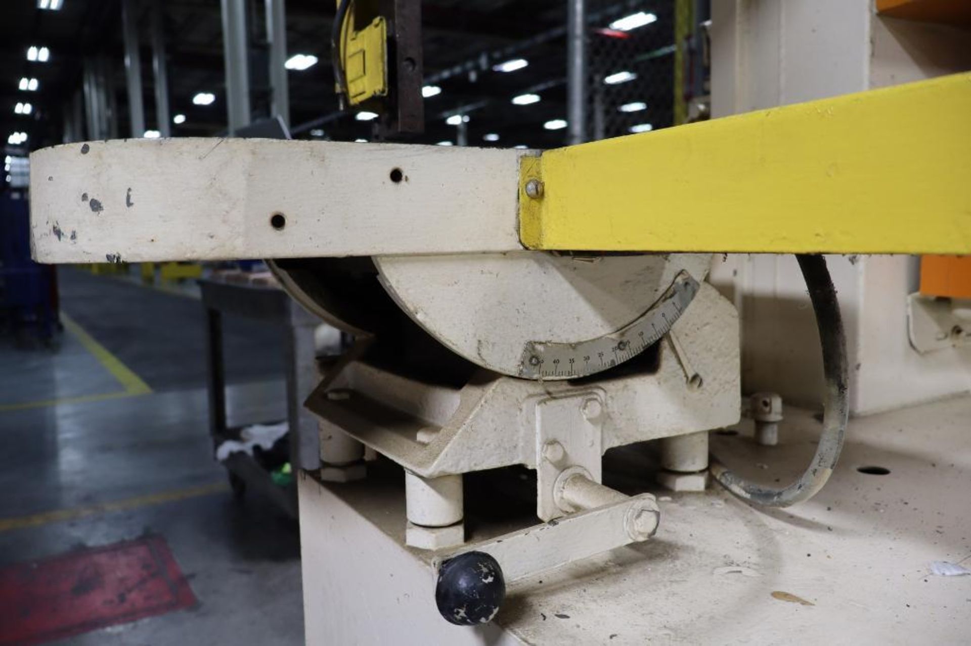 Grob 4V-18 Variable Speed Vertical Bandsaw S/N 2131 DOM 1974 - Image 4 of 4