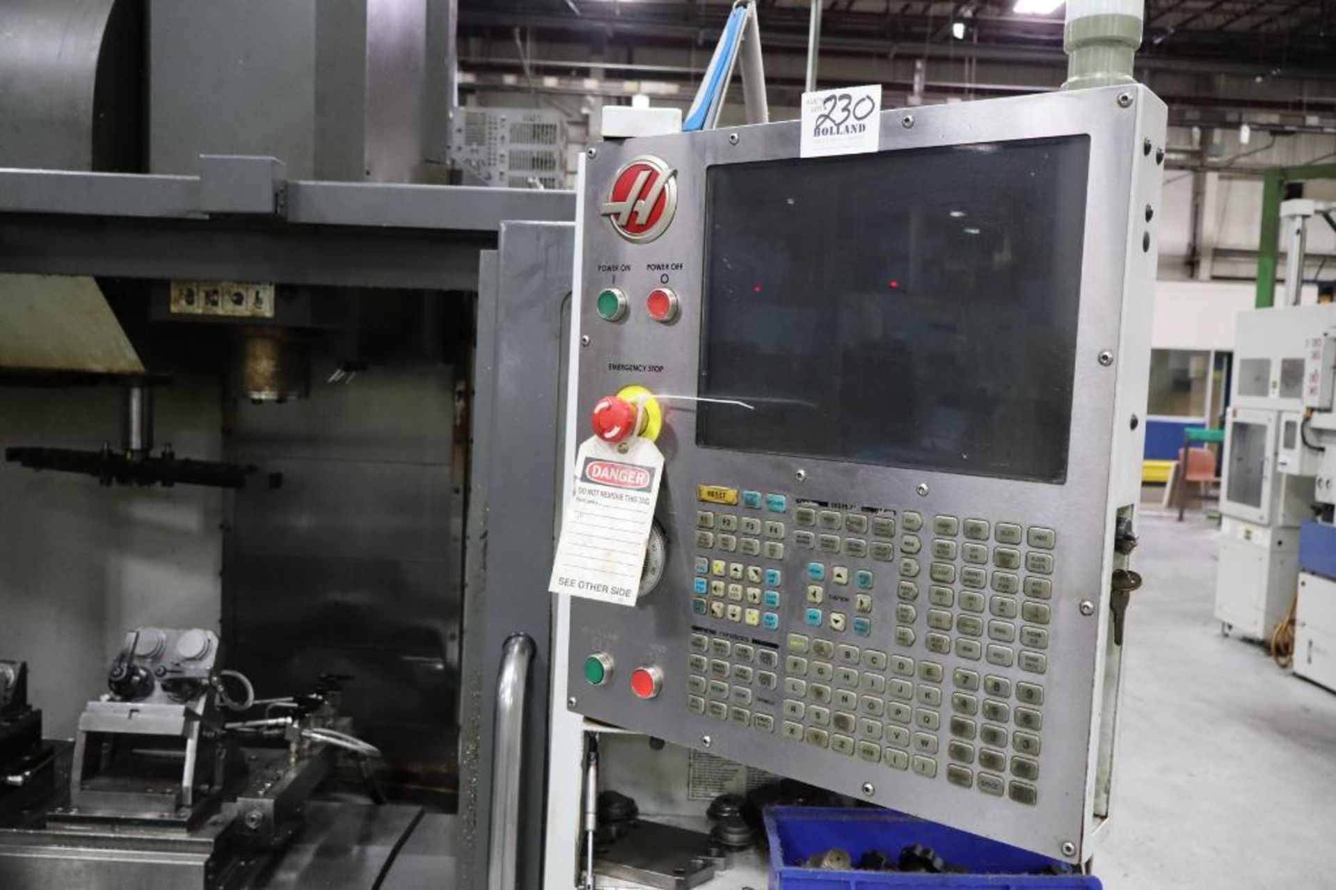 Hass VF1 CNC Vertical Machining Center S/N1080813 DOM10/10 - Image 3 of 5