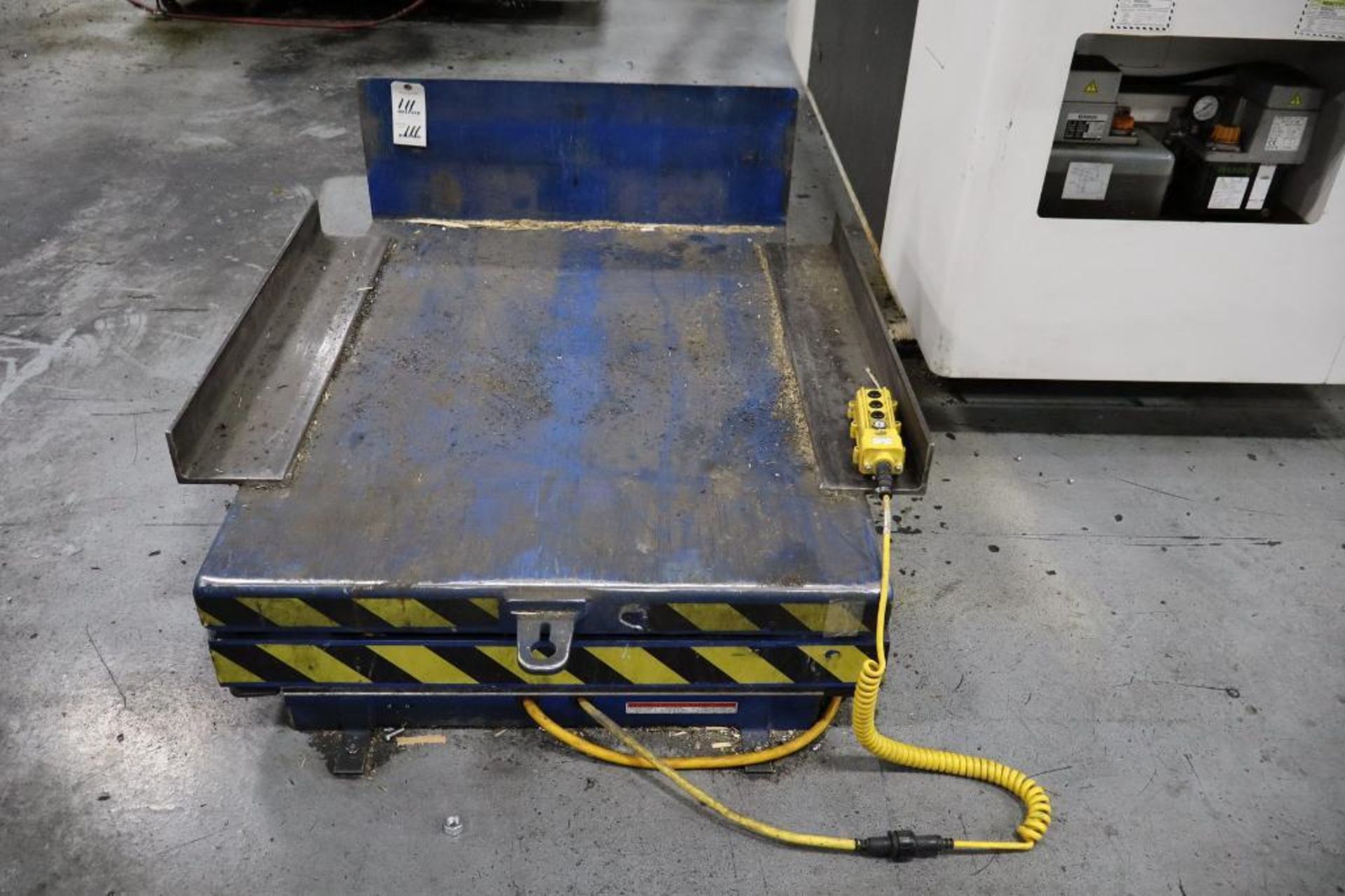 Vestil 4,000 Lb. Capacity Ground Lift Table with Push Button Control