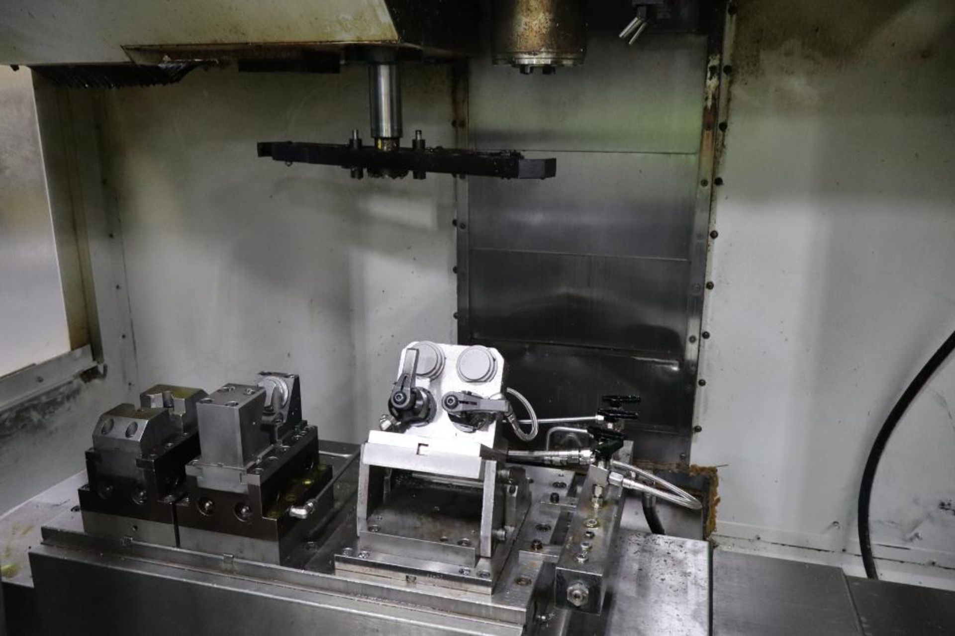 Hass VF1 CNC Vertical Machining Center S/N1080813 DOM10/10 - Image 2 of 5