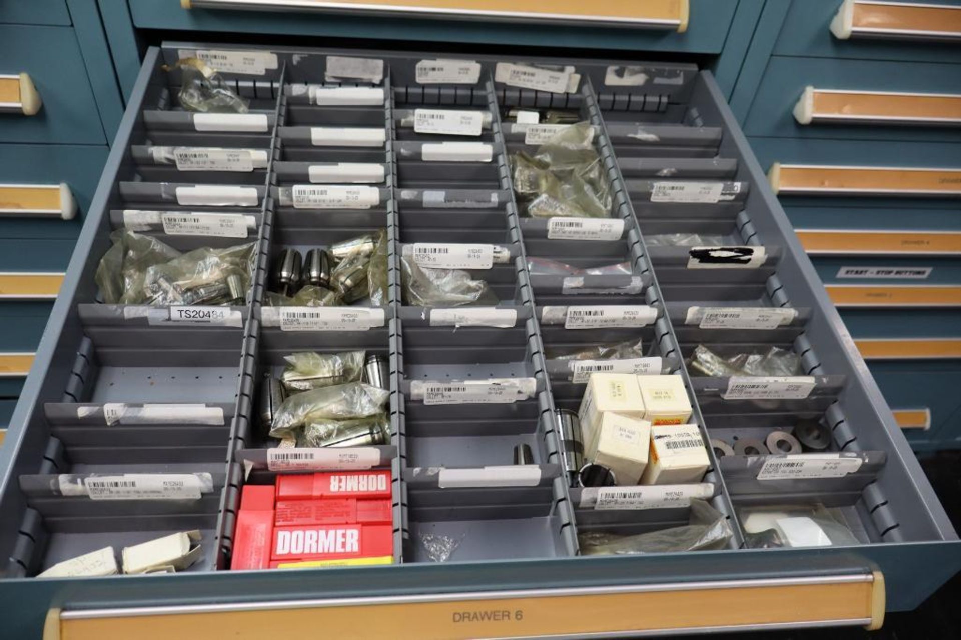 Contents of Cabinet to Include Drill Bushings, Collets, Sandvick and Ingersoll Inserted Drill Bir Ho - Image 5 of 7