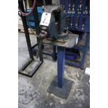 LS Starrett/ Athol 624-1/2 Swivel Base 4 1/2" Jaw Vise with Pedestal