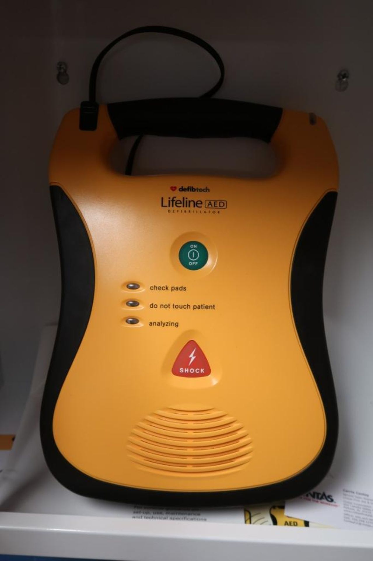 Defibtech Lifeline AED Automated External Defibrillator with Wall Mount Case - Image 2 of 2