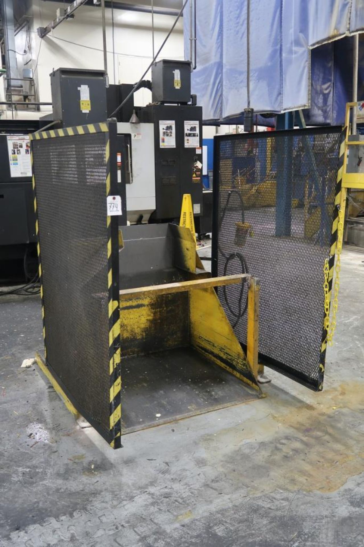 40" x 38" Hydraulic Tipper