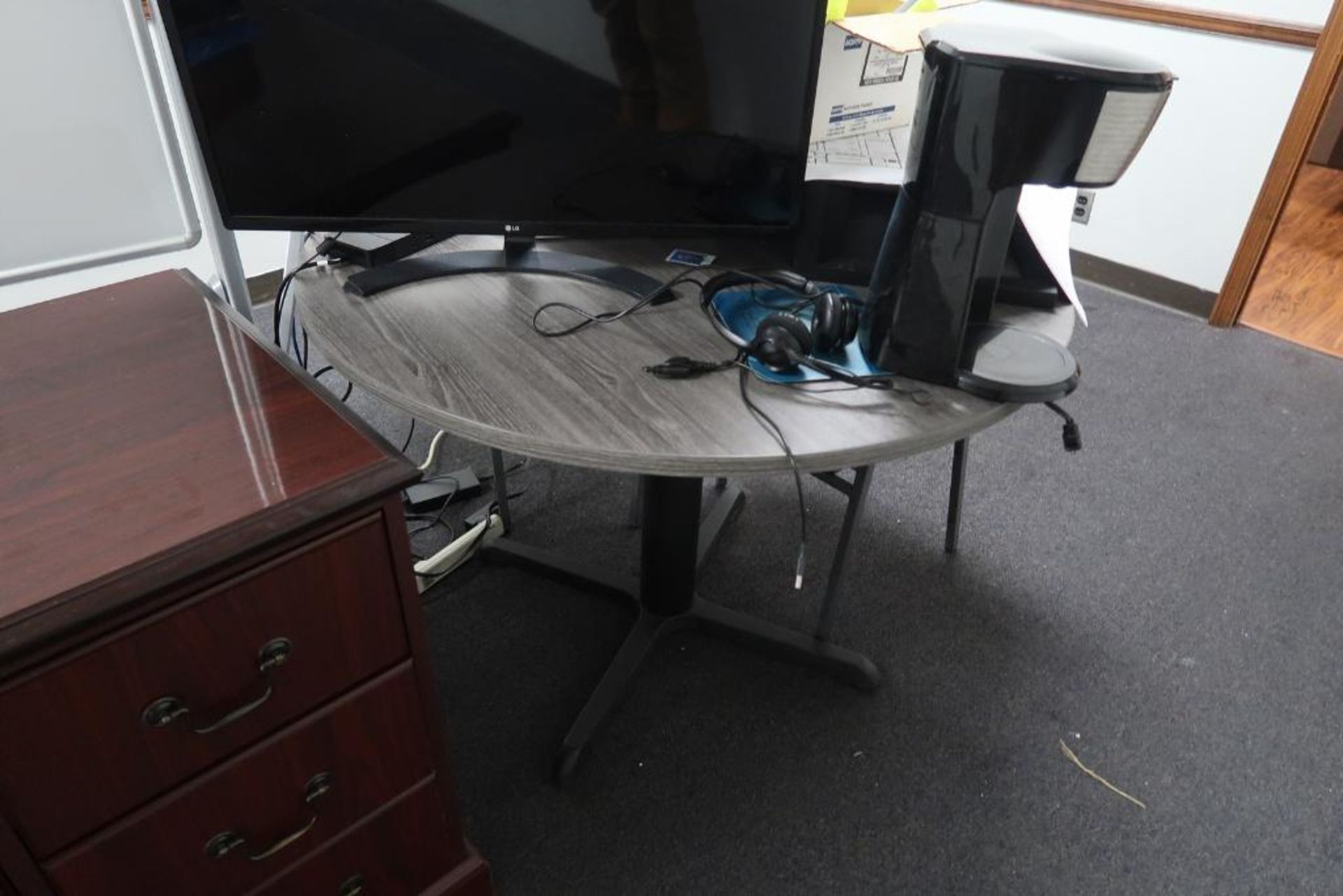 Cubical Area Furniture - Image 12 of 17