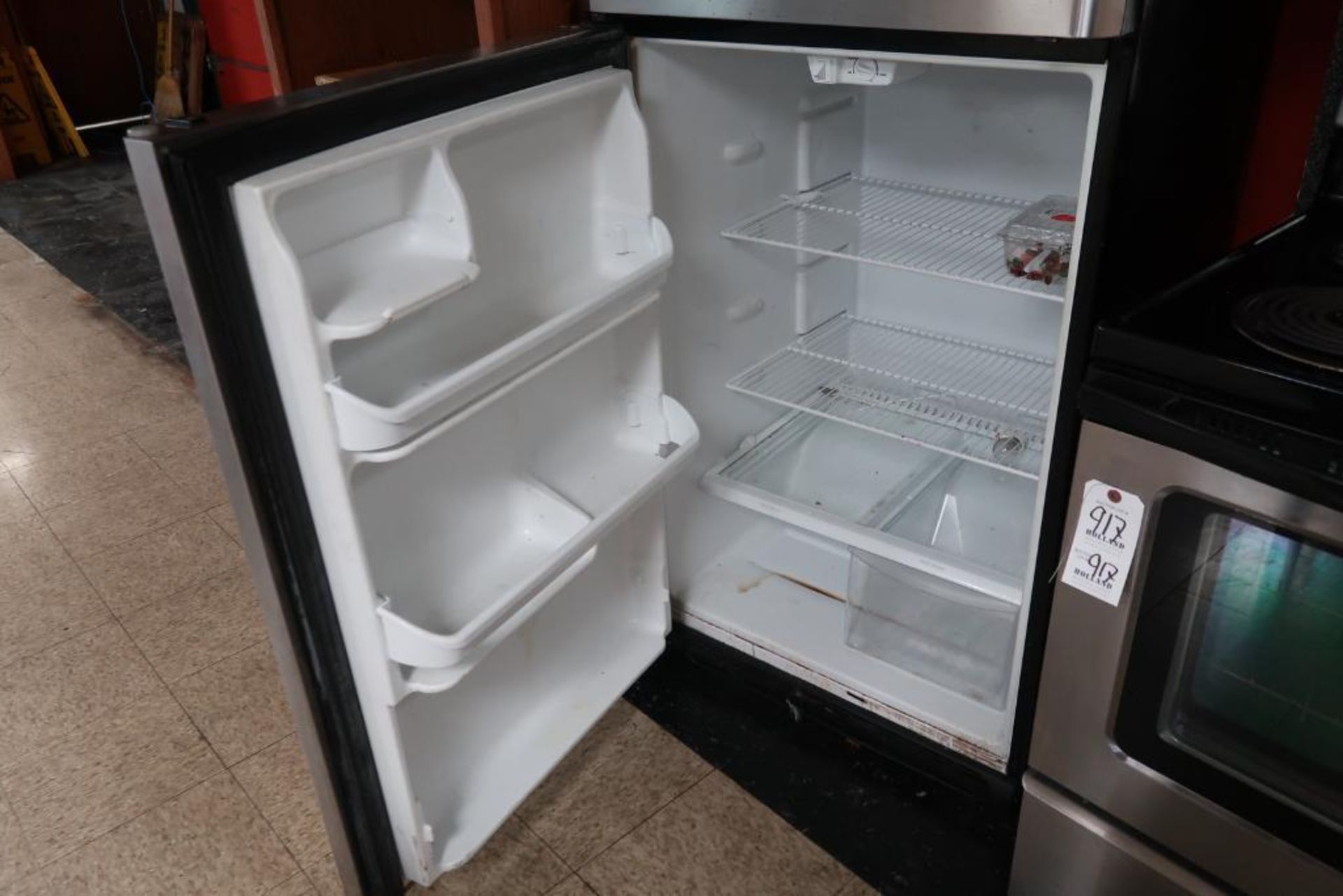 Frigidaire FFTR1814QS7B S/S Refrigerator - Image 3 of 4