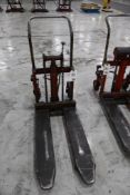 Bishamon LV-50 Pallet Jack with 32