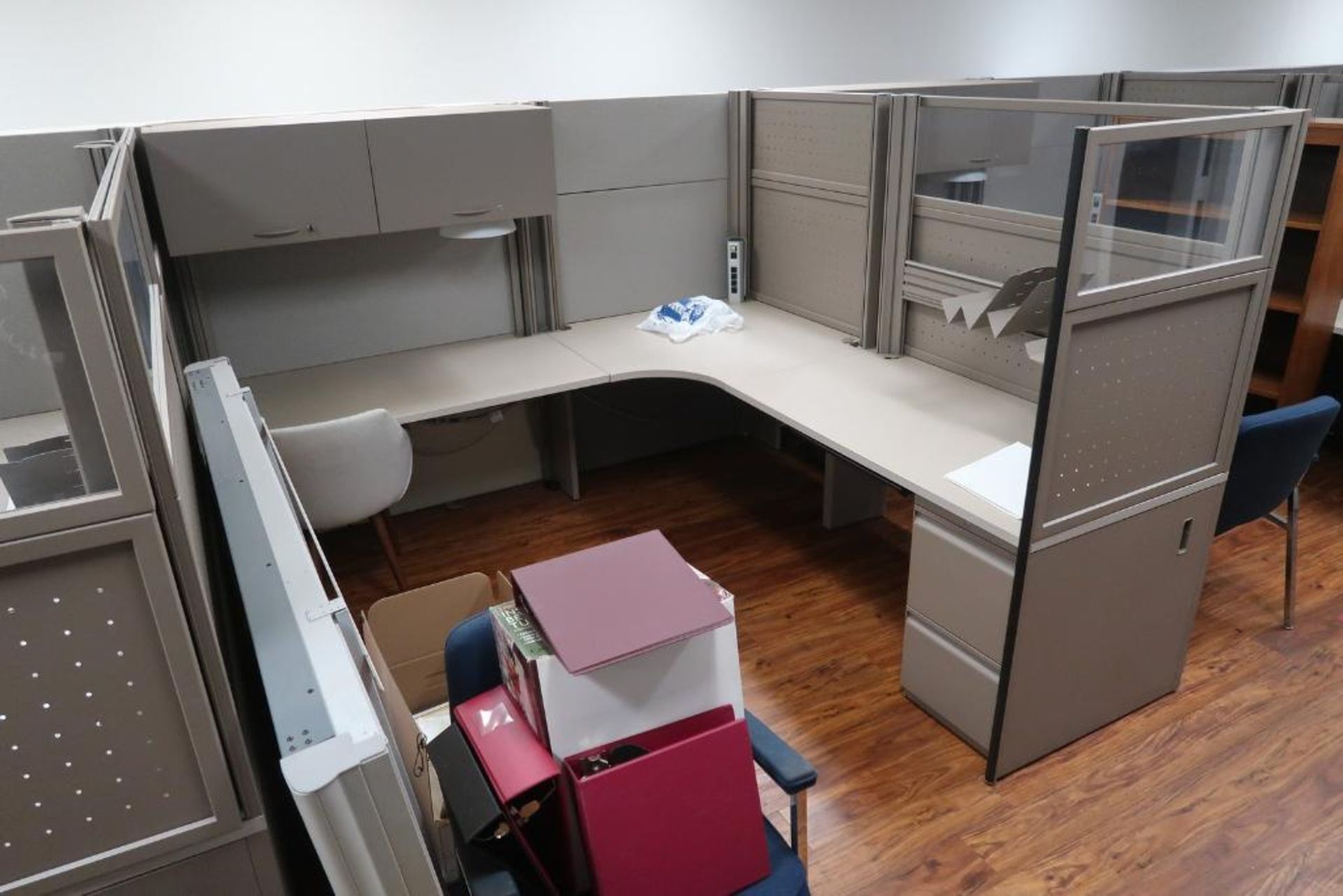 Cubical Area Furniture - Image 4 of 17
