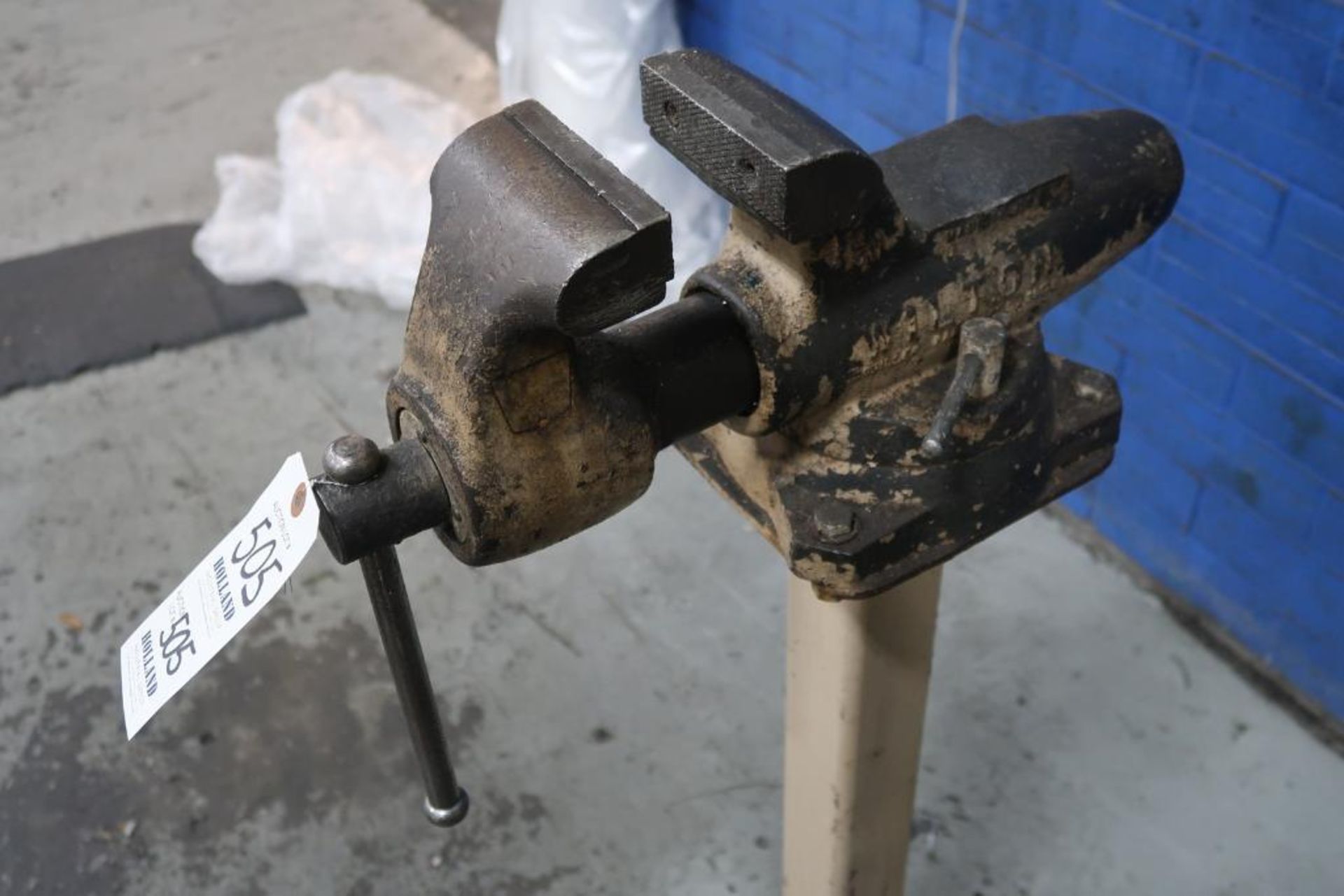 Wilton 450 4.5" Torpedo Bench Vise - Image 2 of 2