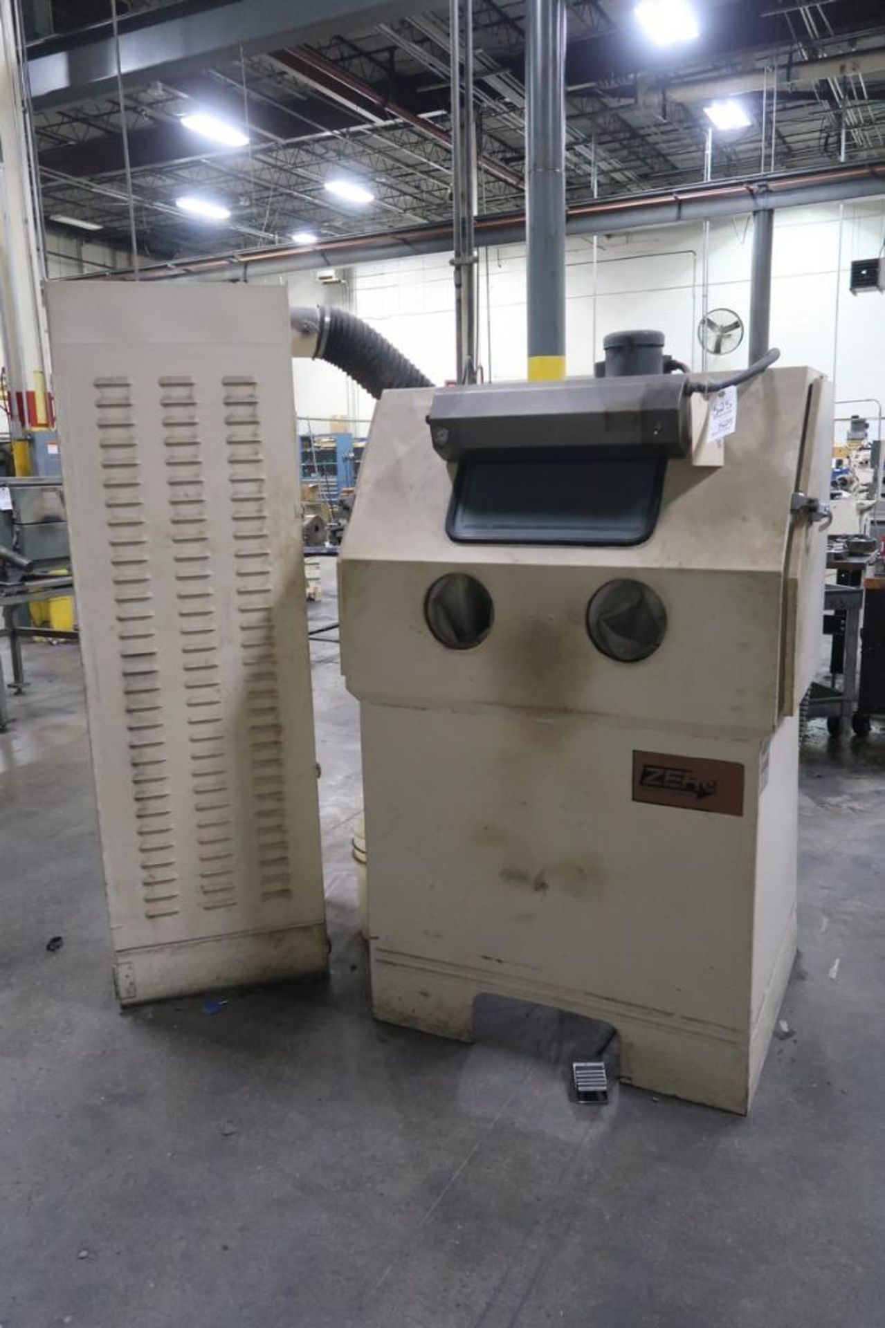 Zero 55-4 600/BG Abrasive Blast Cabinet