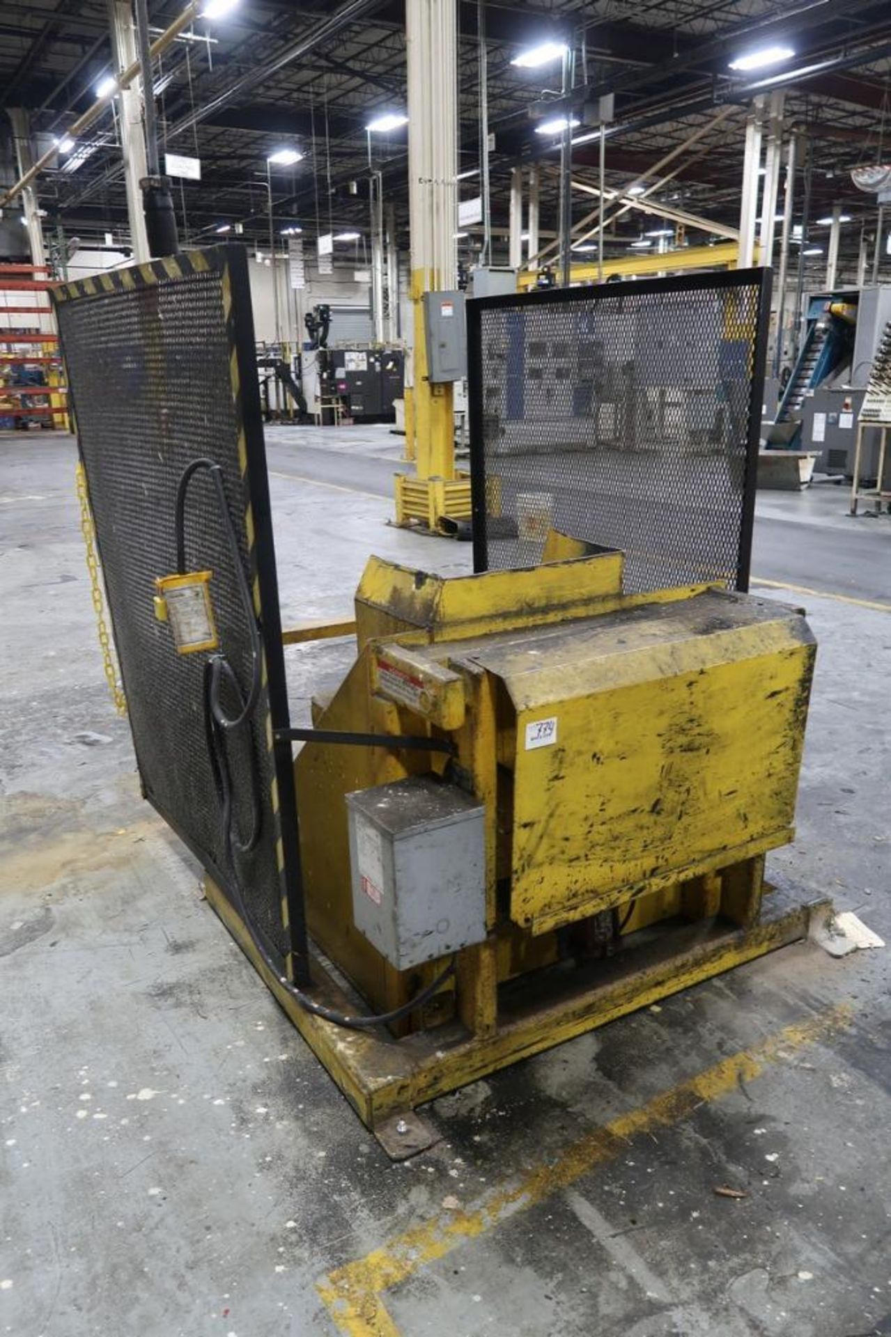 40" x 38" Hydraulic Tipper - Image 3 of 3