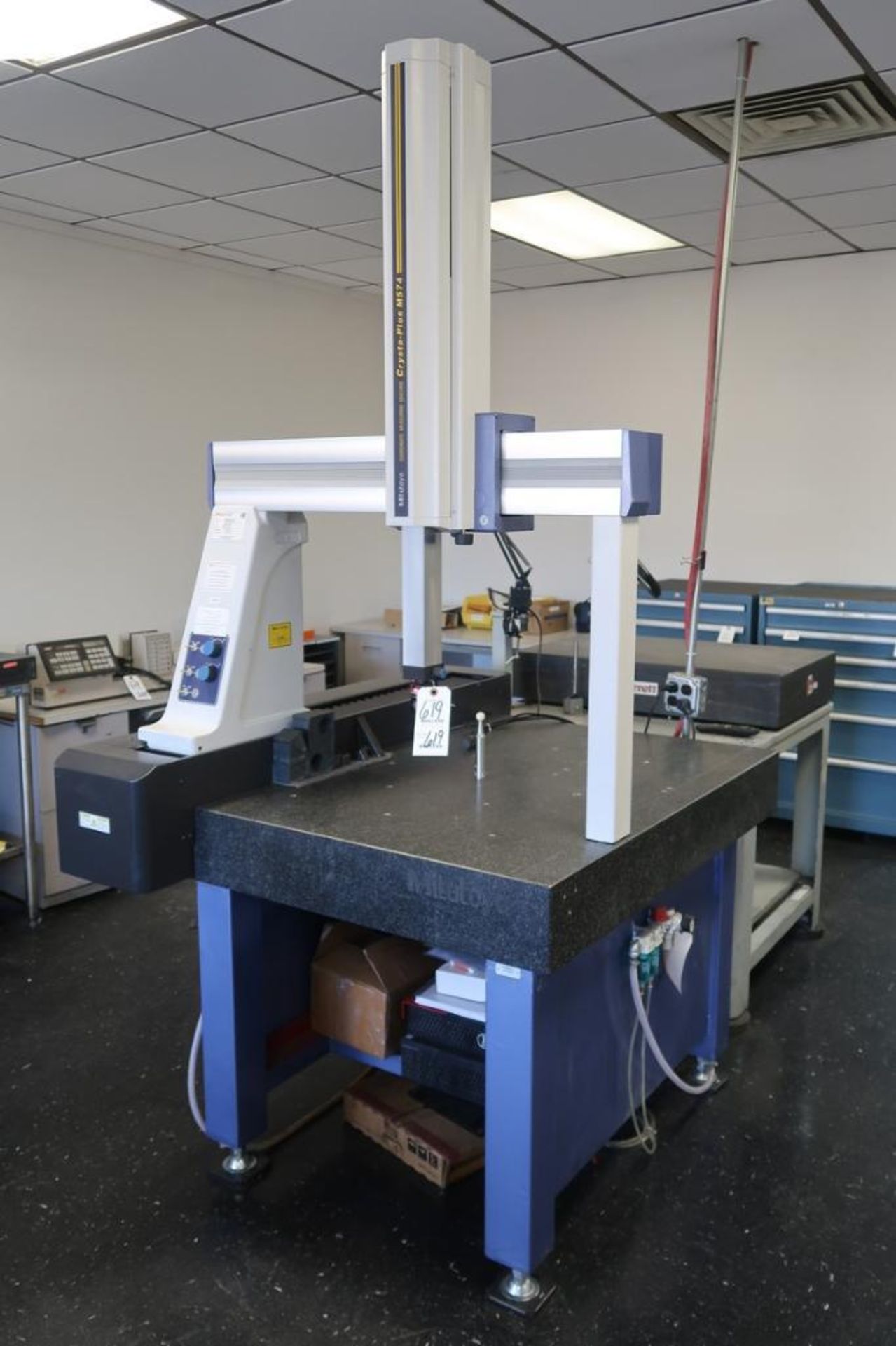 Mitutoyo Crysta-Plus M574 Coordinate Measuring Machine